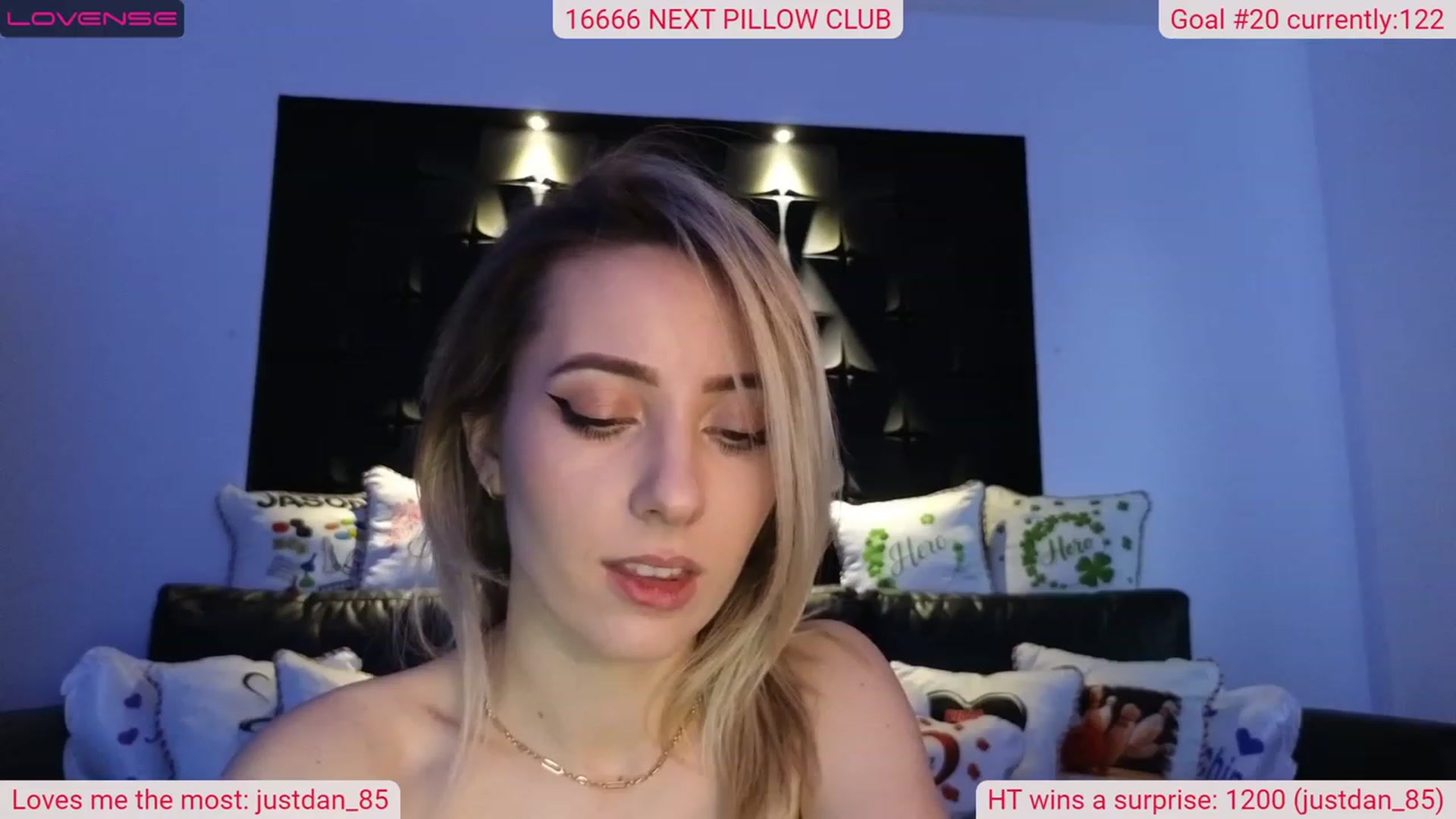 Gallery image thumbnail from DinasLibrary's myfreecams stream on, 04/06/2023, 04:27 image 2 of 20