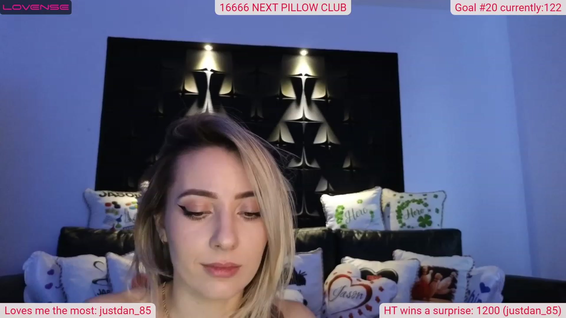 Gallery image thumbnail from DinasLibrary's myfreecams stream on, 04/06/2023, 04:27 image 8 of 20