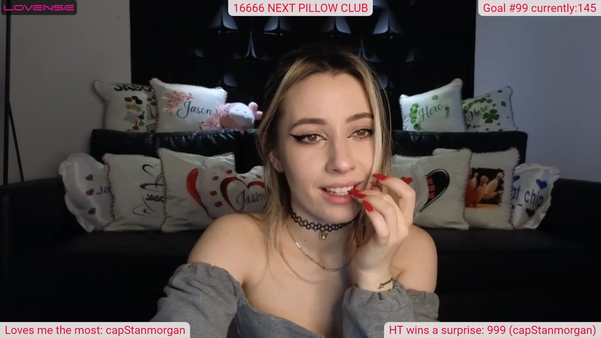 Gallery image thumbnail from DinasLibrary's myfreecams stream on, 04/15/2023, 03:58 image 17 of 20