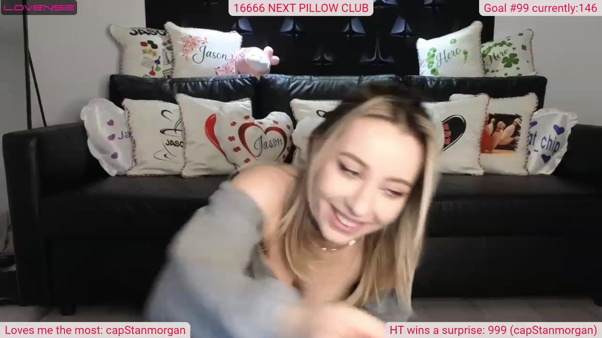 Gallery image thumbnail from DinasLibrary's myfreecams stream on, 04/15/2023, 03:58 image 12 of 20