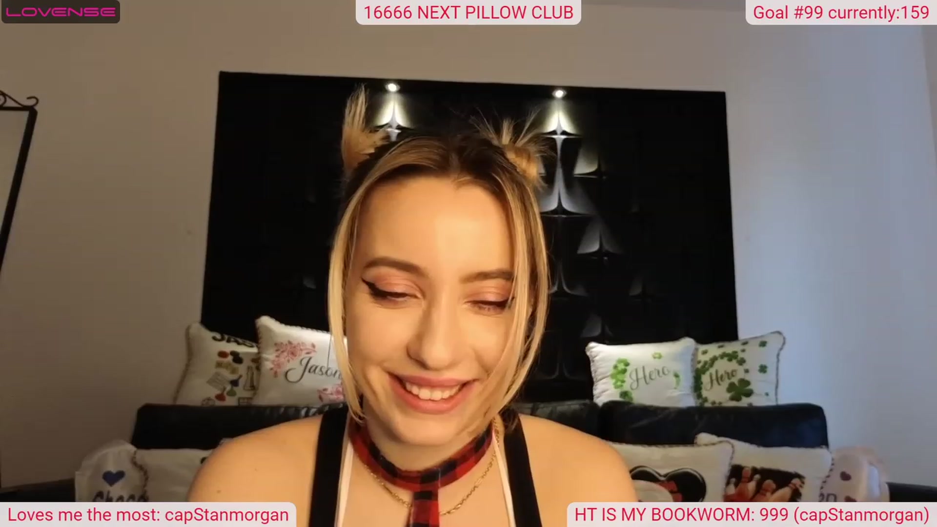 Gallery image thumbnail from DinasLibrary's myfreecams stream on, 04/22/2023, 05:21 image 11 of 20