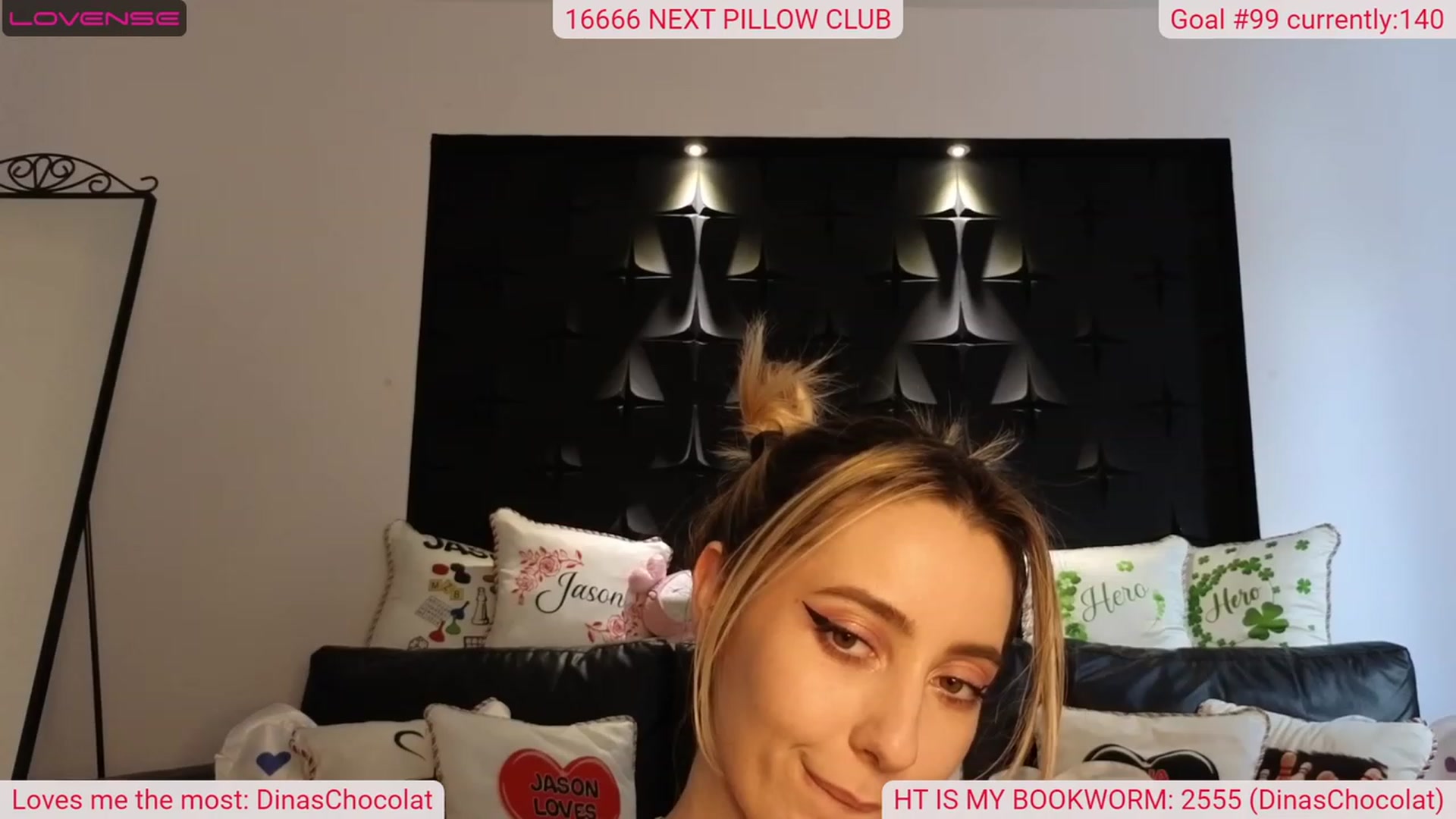 Gallery image thumbnail from DinasLibrary's myfreecams stream on, 04/22/2023, 08:52 image 17 of 20