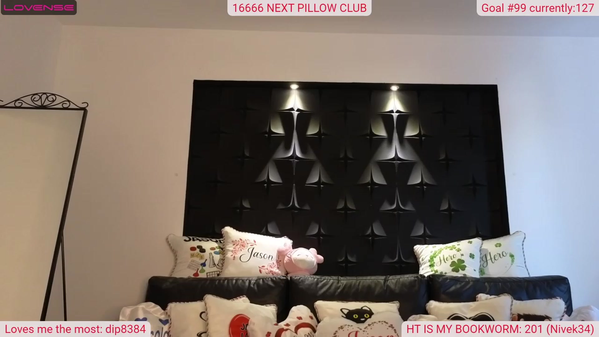Gallery image thumbnail from DinasLibrary's myfreecams stream on, 04/24/2023, 05:49 image 11 of 20