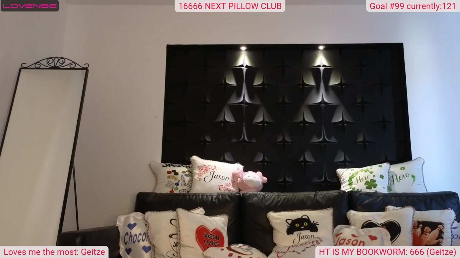Gallery image thumbnail from DinasLibrary's myfreecams stream on, 04/24/2023, 07:18 image 8 of 20