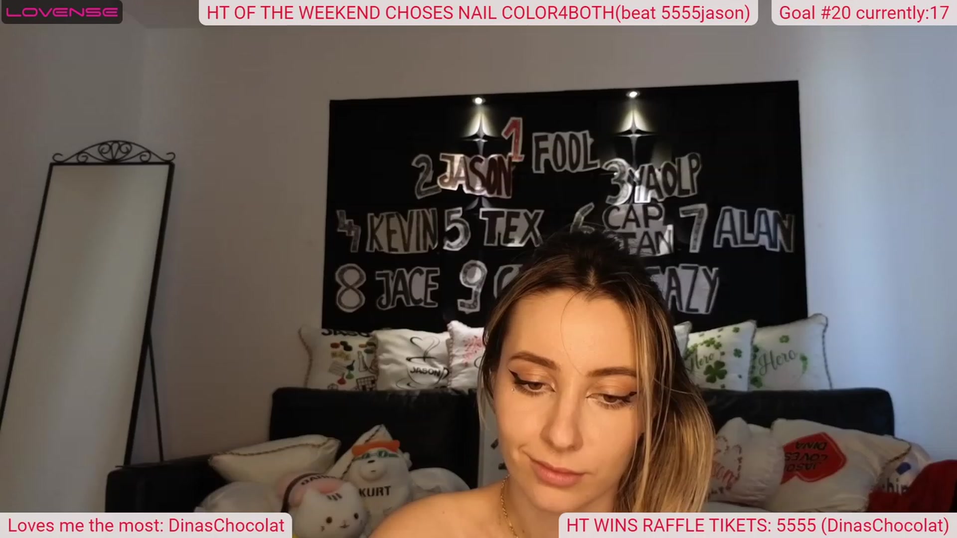 Gallery image thumbnail from DinasLibrary's myfreecams stream on, 05/25/2023, 08:16 image 17 of 20