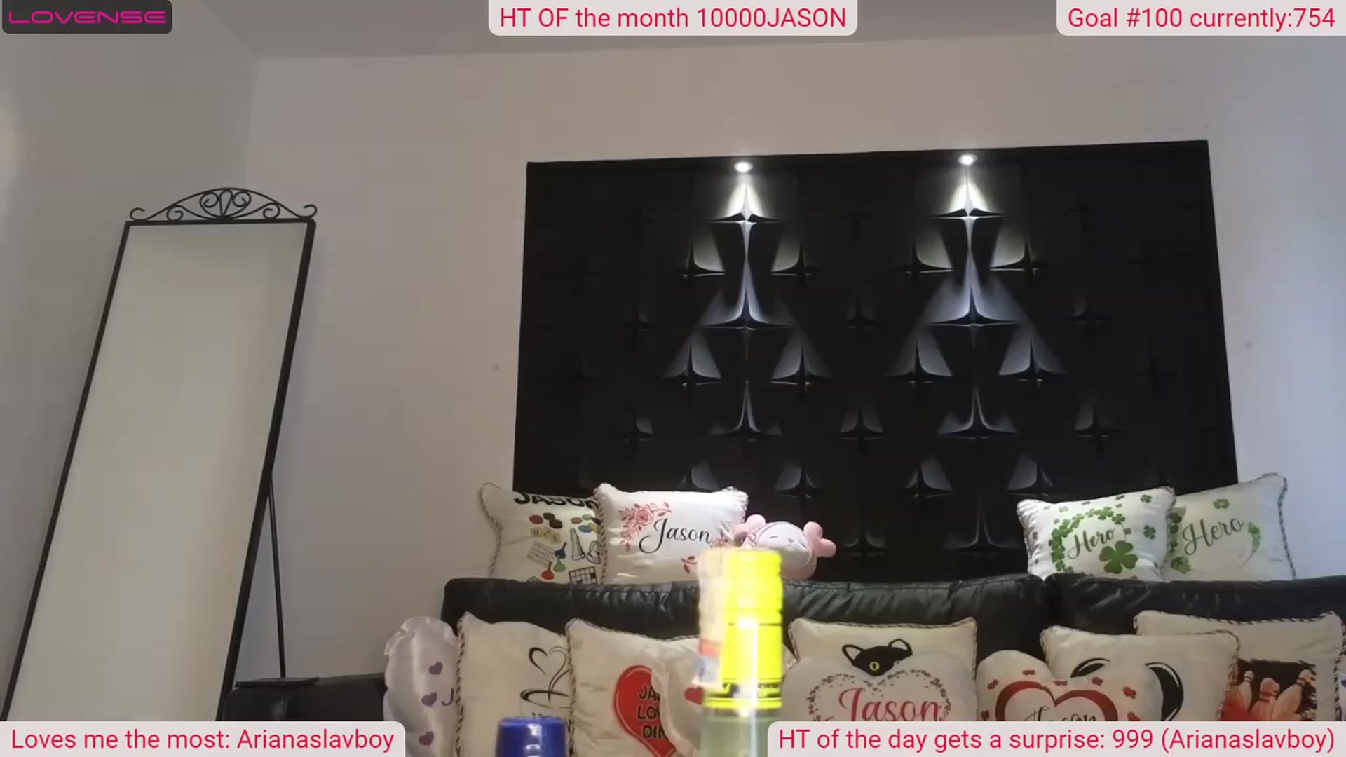 Gallery image thumbnail from DinasLibrary's myfreecams stream on, 06/19/2023, 05:33 image 11 of 20