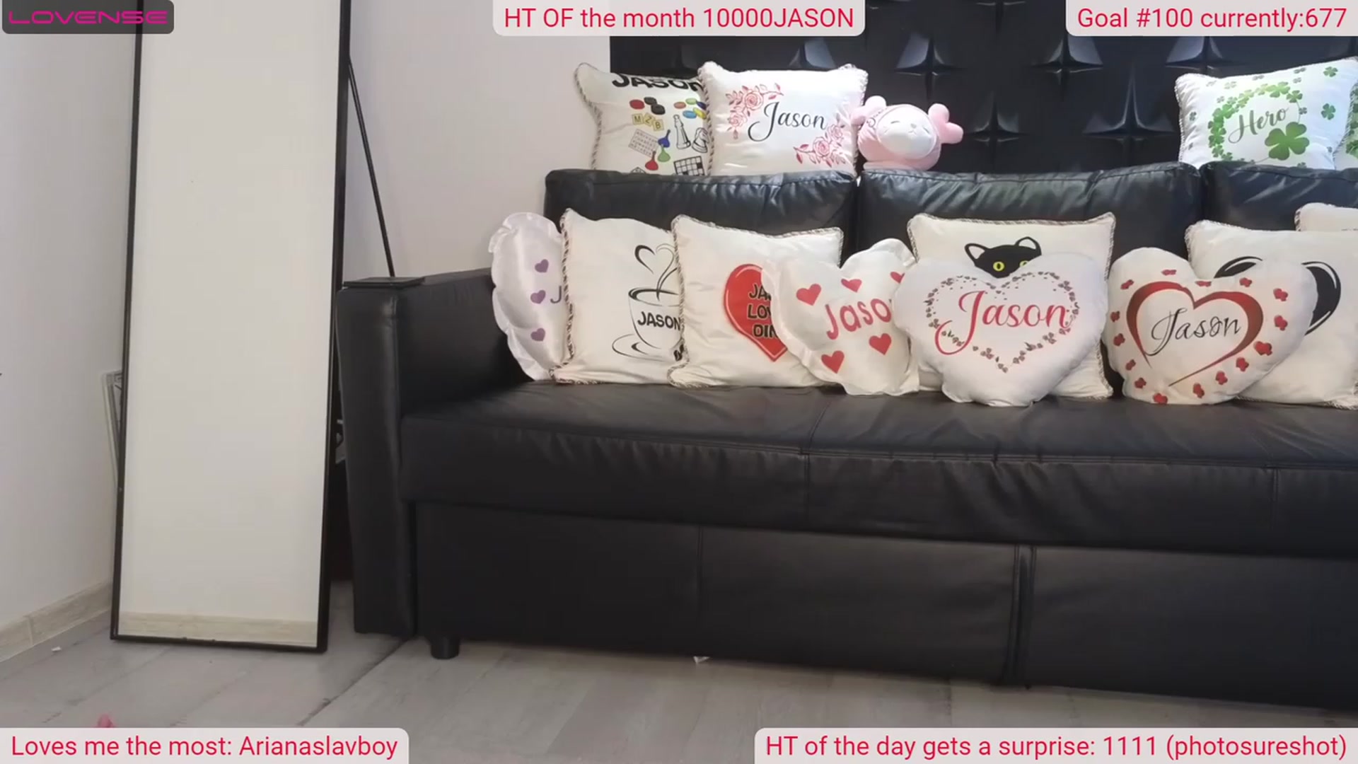 Gallery image thumbnail from DinasLibrary's myfreecams stream on, 06/19/2023, 06:35 image 6 of 20