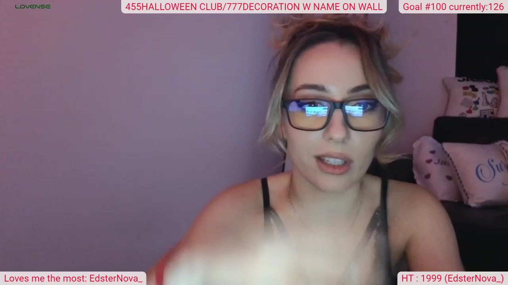 Gallery image thumbnail from DinasLibrary's myfreecams stream on, 10/07/2023, 05:45 image 8 of 20