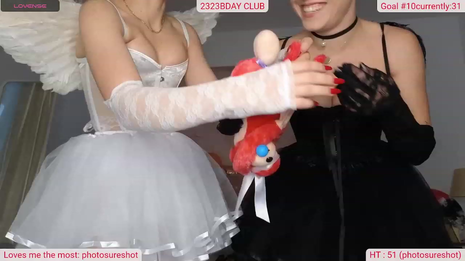 Gallery image thumbnail from DinasLibrary's myfreecams stream on, 11/01/2023, 05:23 image 13 of 20