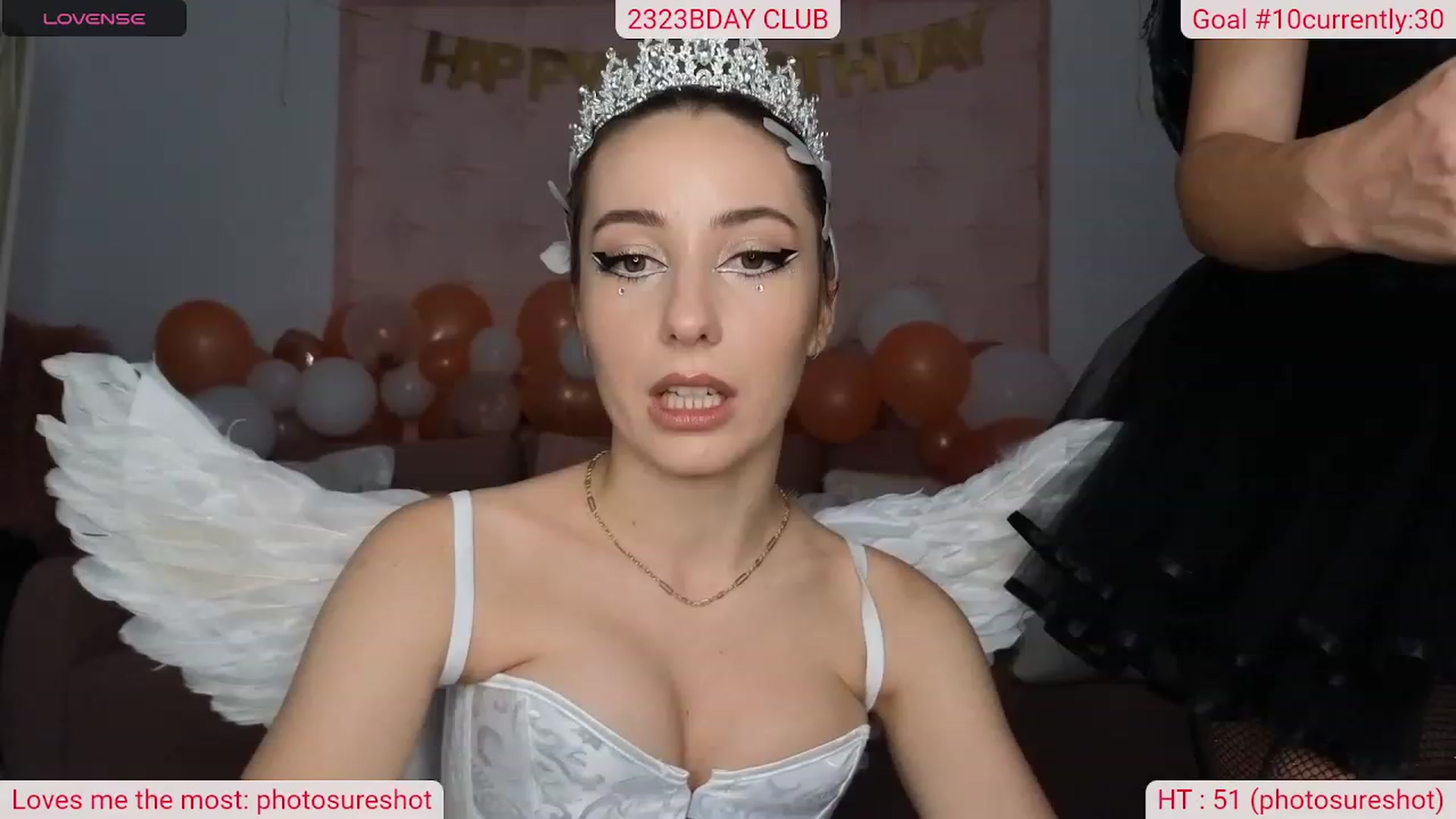 Gallery image thumbnail from DinasLibrary's myfreecams stream on, 11/01/2023, 05:23 image 2 of 20