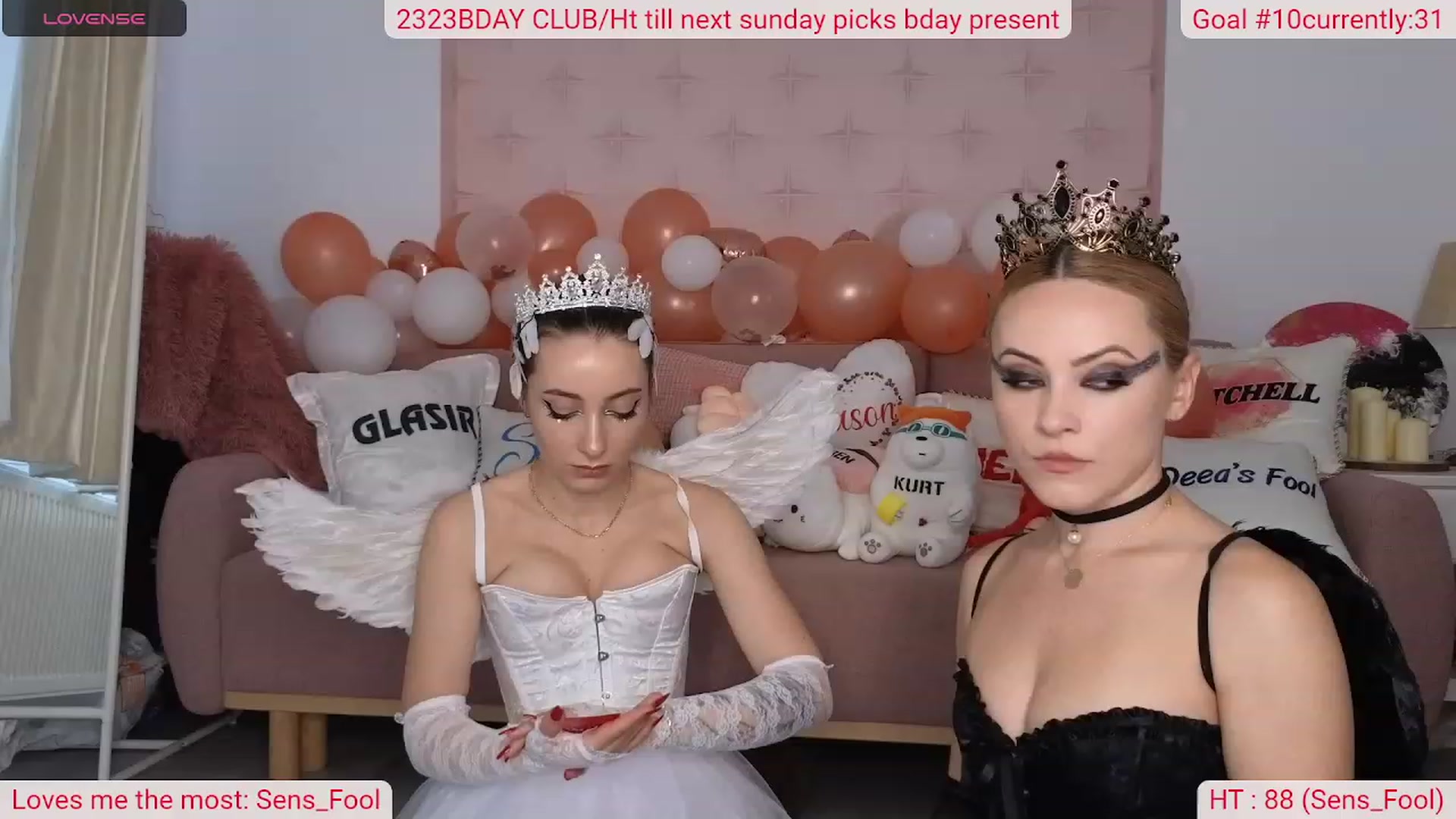 Gallery image thumbnail from DinasLibrary's myfreecams stream on, 11/01/2023, 08:48 image 1 of 20