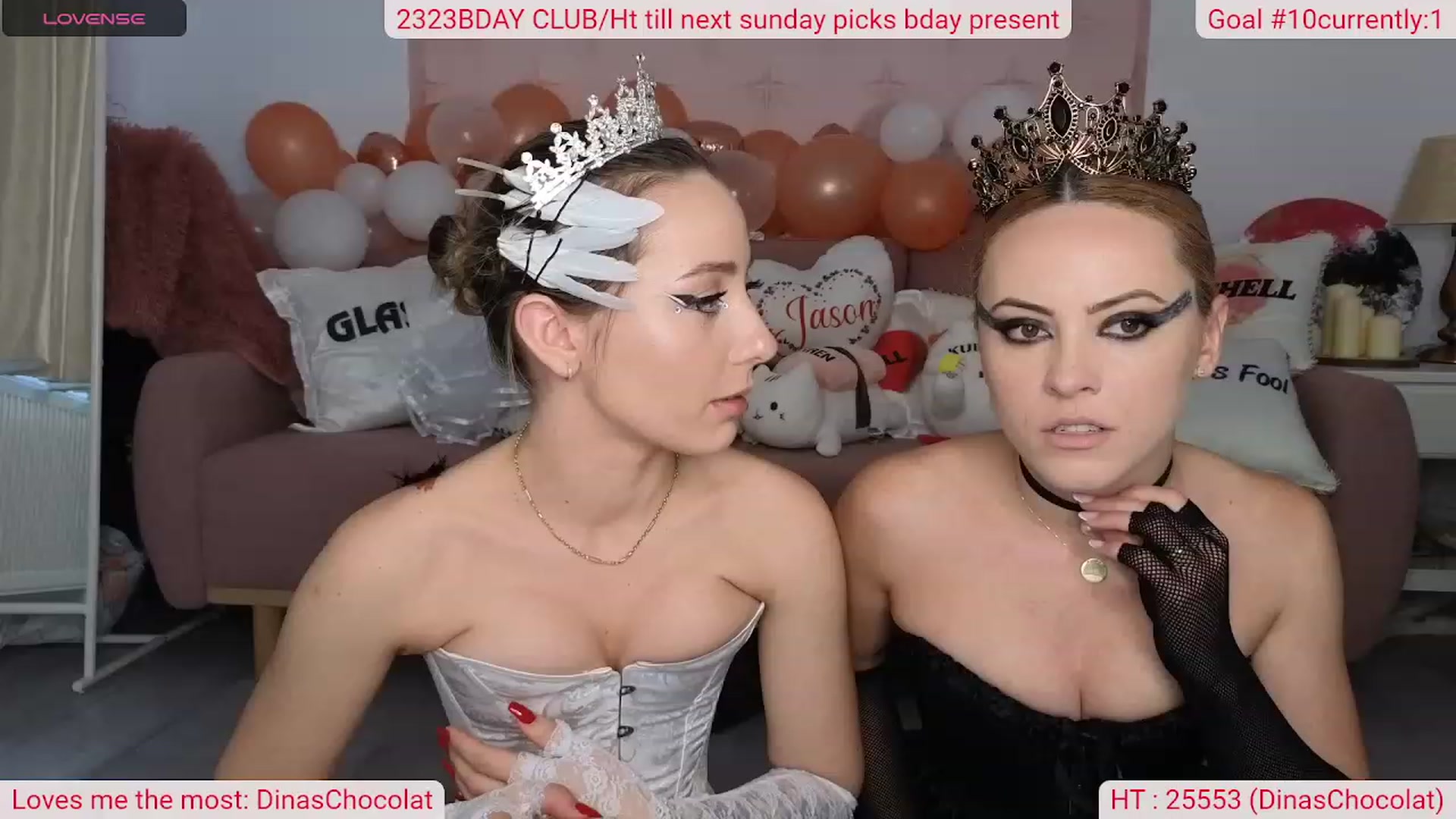 Gallery image thumbnail from DinasLibrary's myfreecams stream on, 11/01/2023, 08:48 image 10 of 20