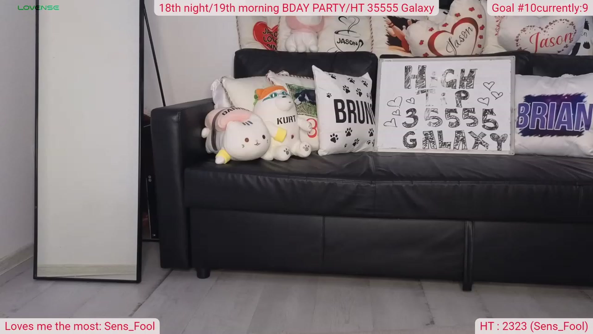 Gallery image thumbnail from DinasLibrary's myfreecams stream on, 11/16/2023, 07:32 image 7 of 20