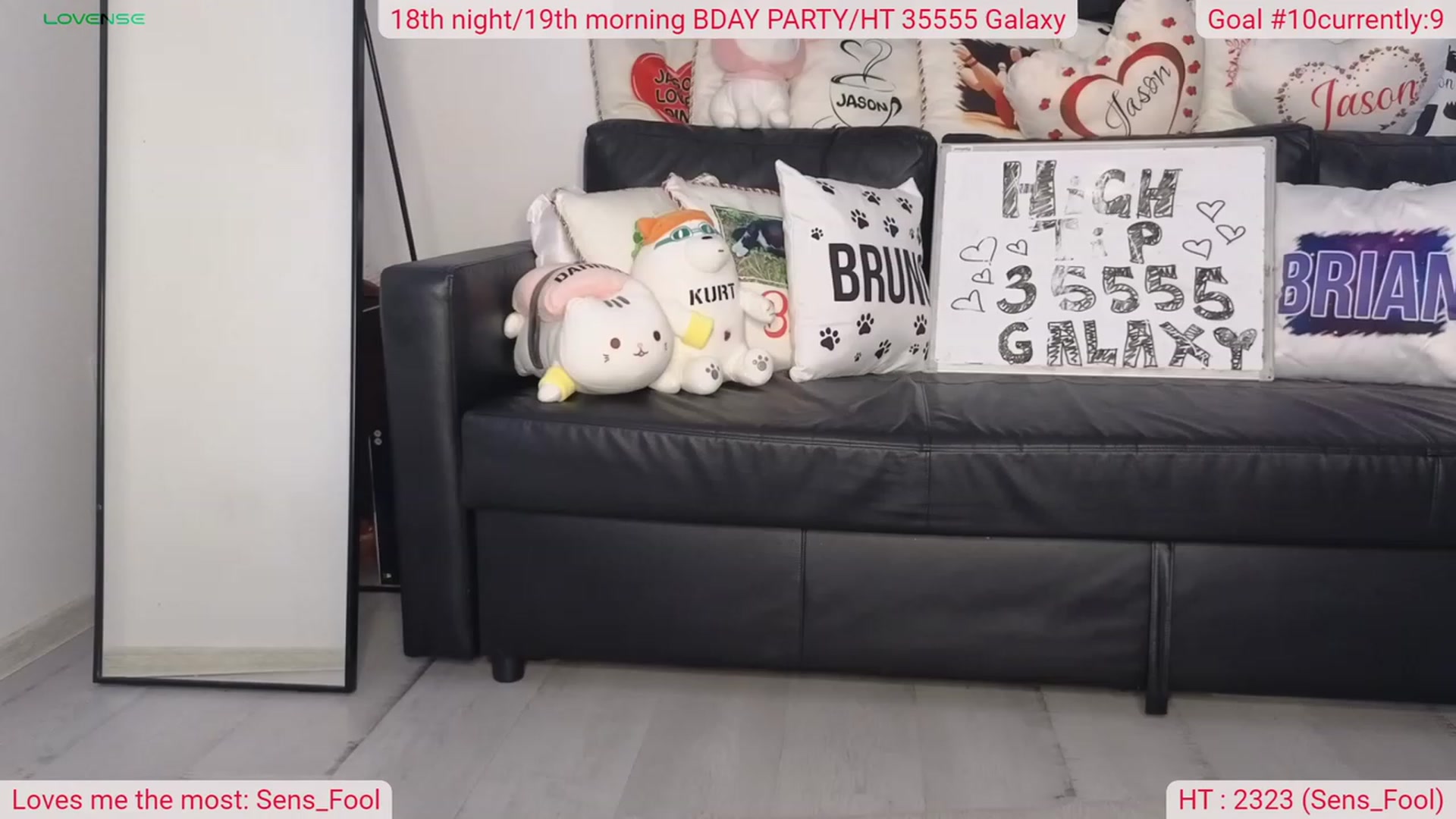 Gallery image thumbnail from DinasLibrary's myfreecams stream on, 11/16/2023, 07:32 image 8 of 20