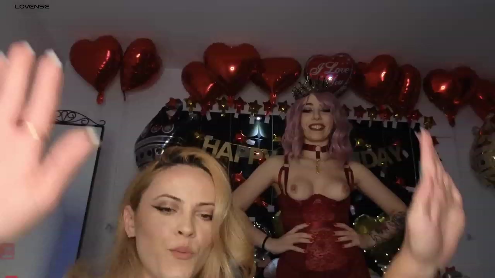 Gallery image thumbnail from DinasLibrary's myfreecams stream on, 11/19/2023, 22:17 image 15 of 20