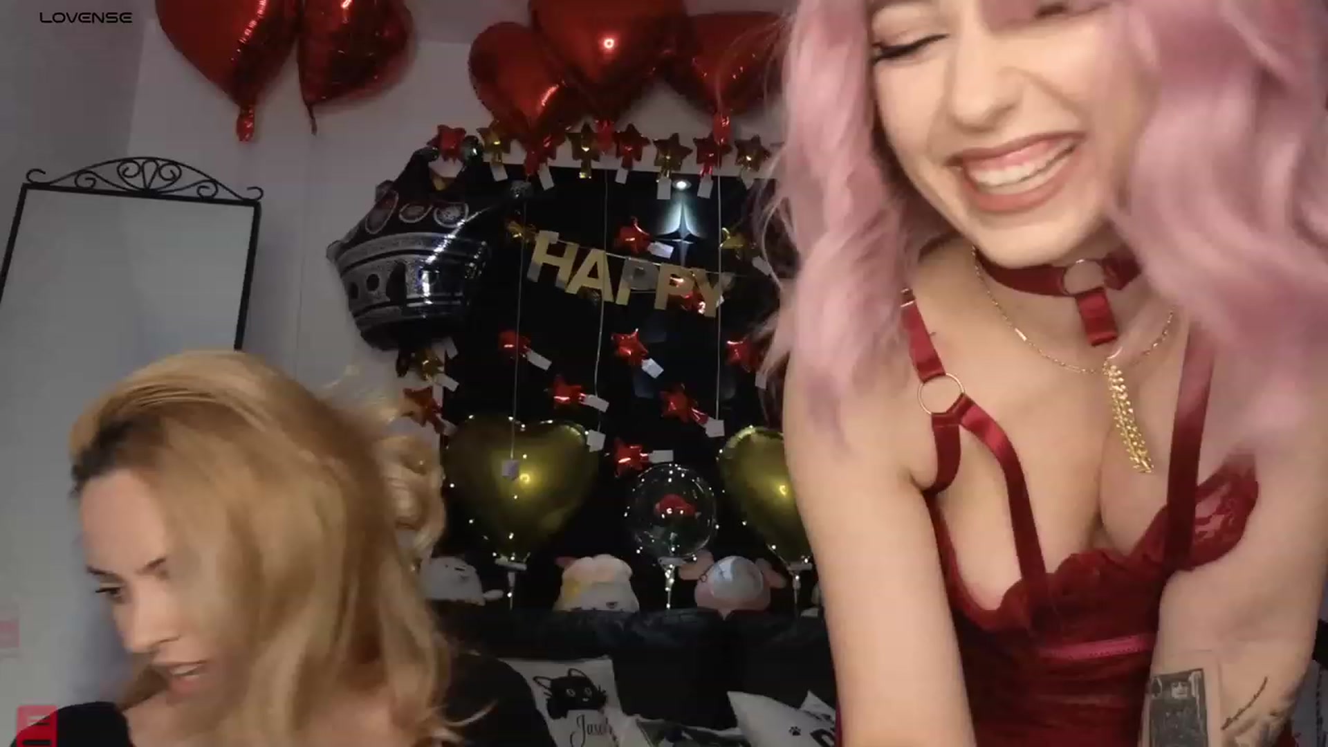 Gallery image thumbnail from DinasLibrary's myfreecams stream on, 11/19/2023, 22:17 image 5 of 20