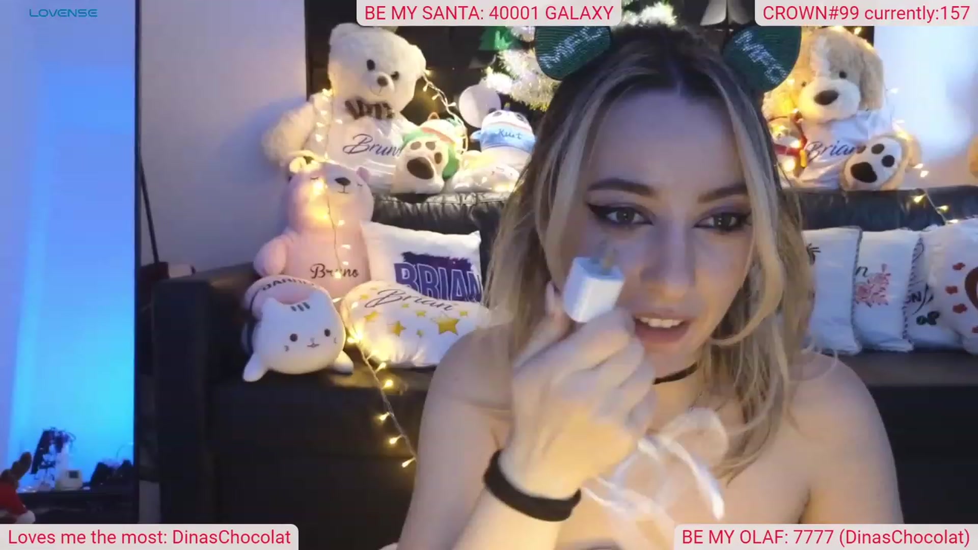 Gallery image thumbnail from DinasLibrary's myfreecams stream on, 12/18/2023, 07:56 image 9 of 20