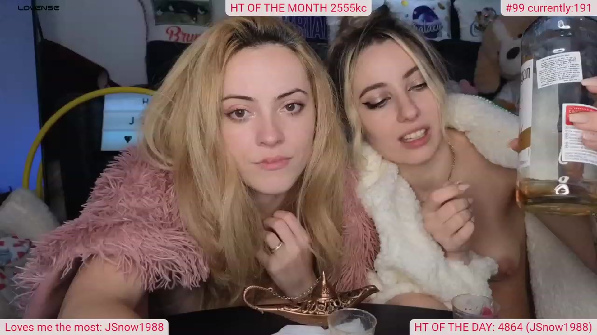 Gallery image thumbnail from DinasLibrary's myfreecams stream on, 01/13/2024, 10:49 image 2 of 20