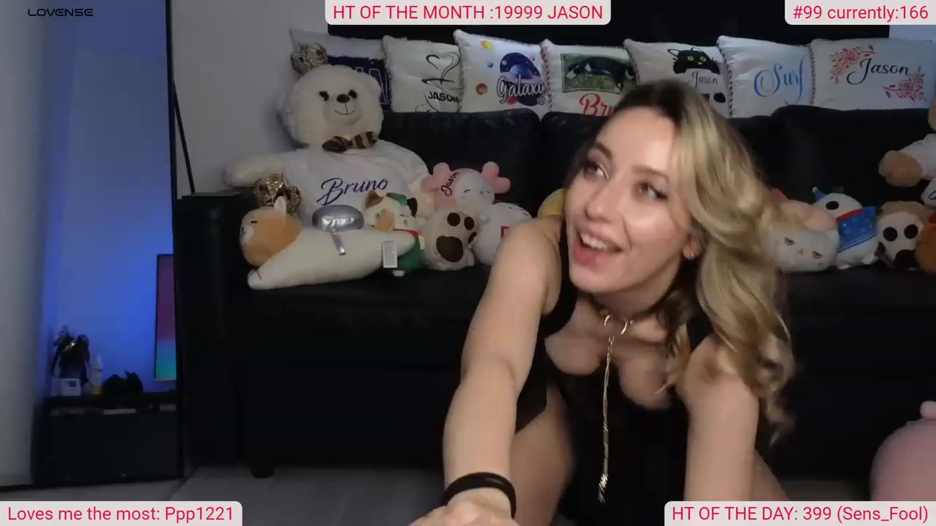 Gallery image thumbnail from DinasLibrary's myfreecams stream on, 02/24/2024, 06:54 image 19 of 20