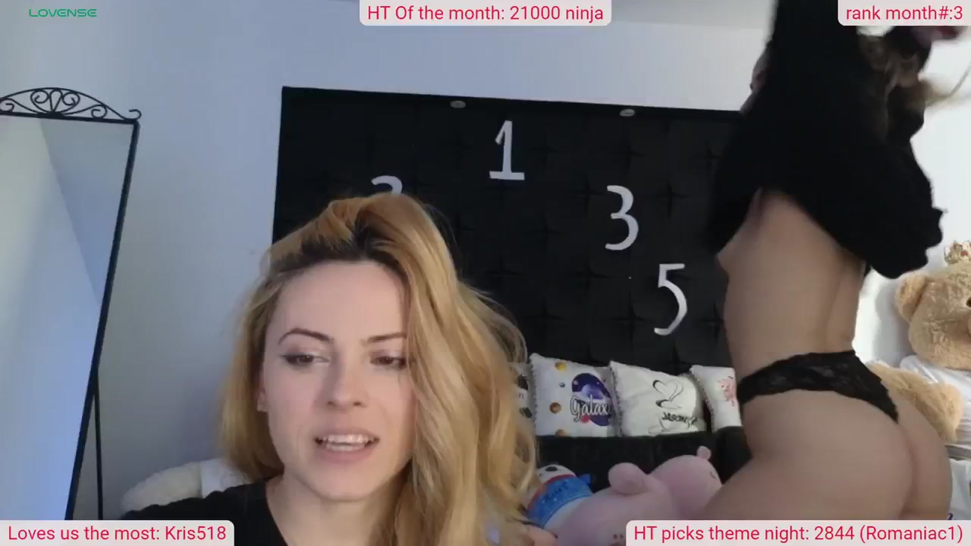 Gallery image thumbnail from DinasLibrary's myfreecams stream on, 03/03/2024, 11:26 image 16 of 20