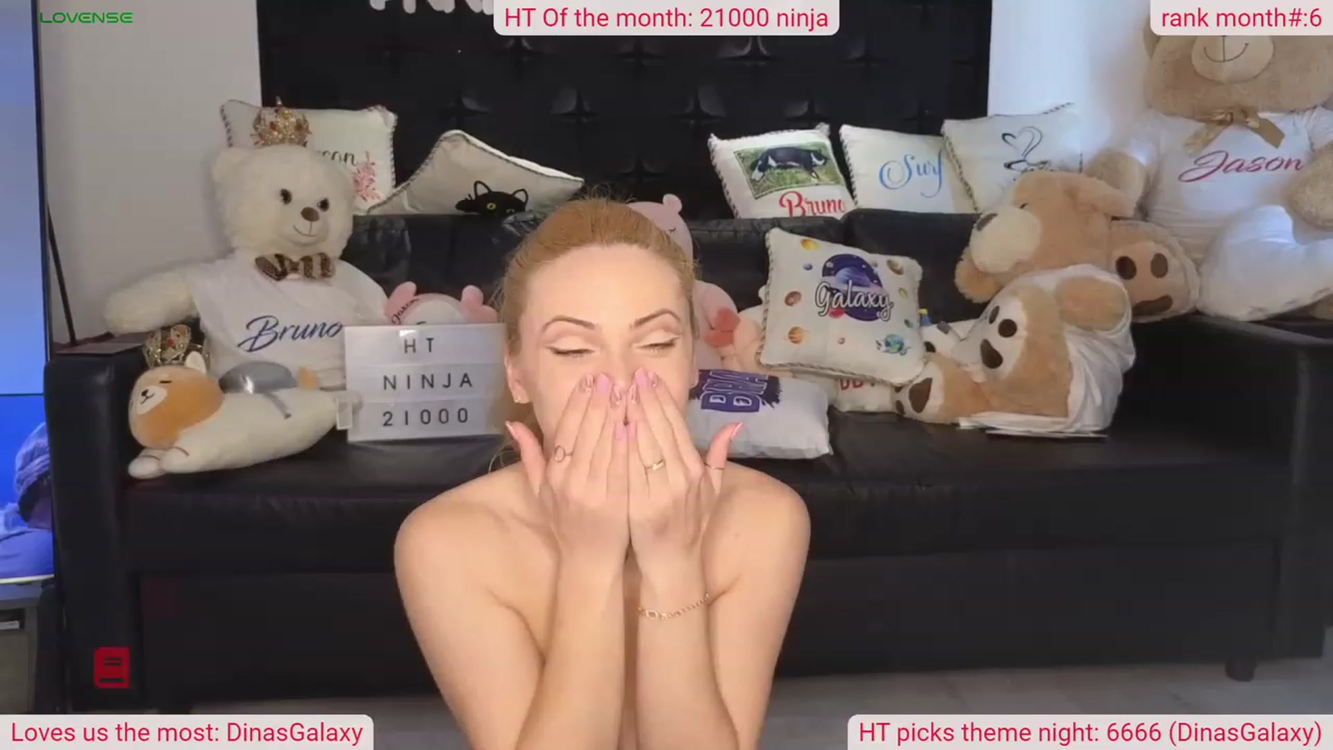 Gallery image thumbnail from DinasLibrary's myfreecams stream on, 03/17/2024, 07:43 image 11 of 20