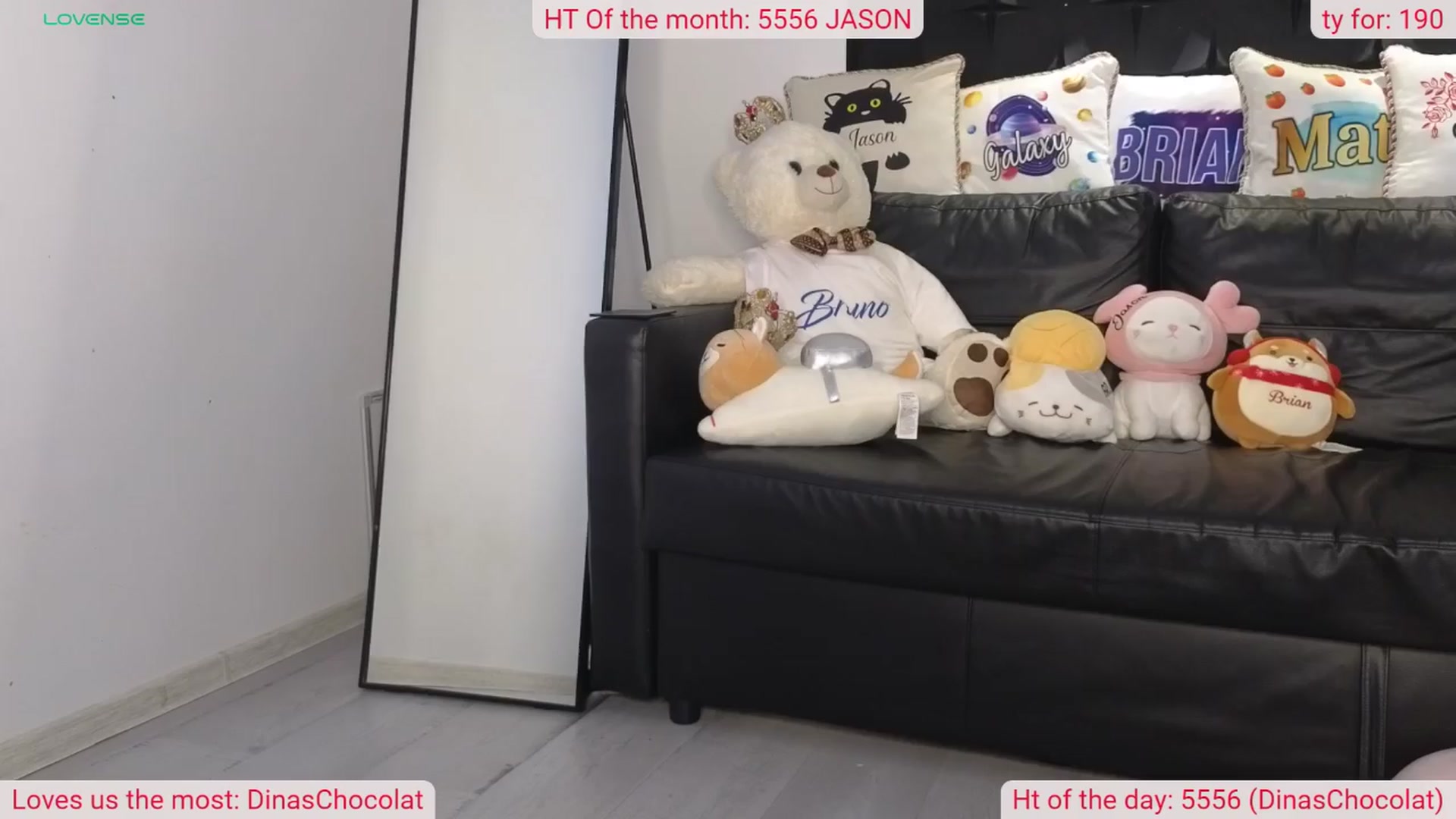 Gallery image thumbnail from DinasLibrary's myfreecams stream on, 04/13/2024, 07:30 image 13 of 20