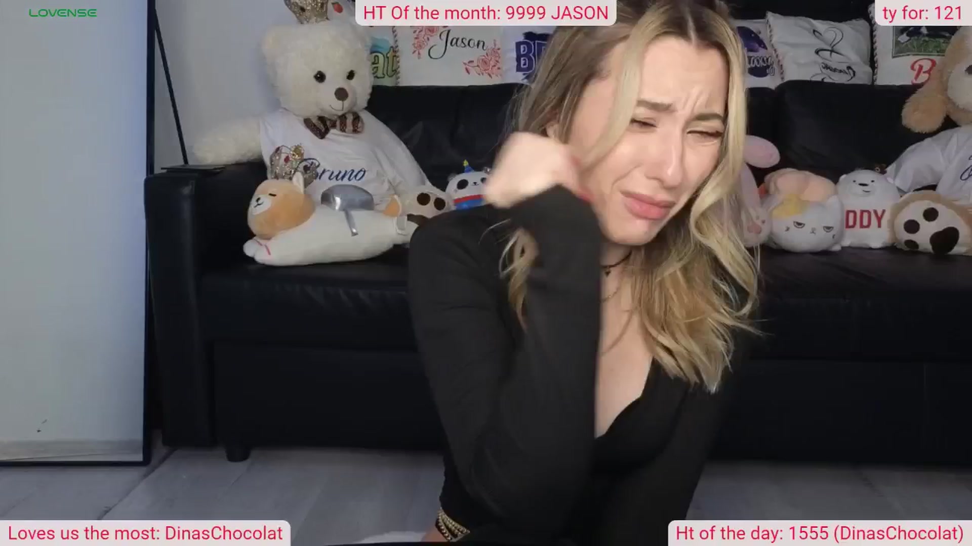 Gallery image thumbnail from DinasLibrary's myfreecams stream on, 04/26/2024, 03:33 image 15 of 20