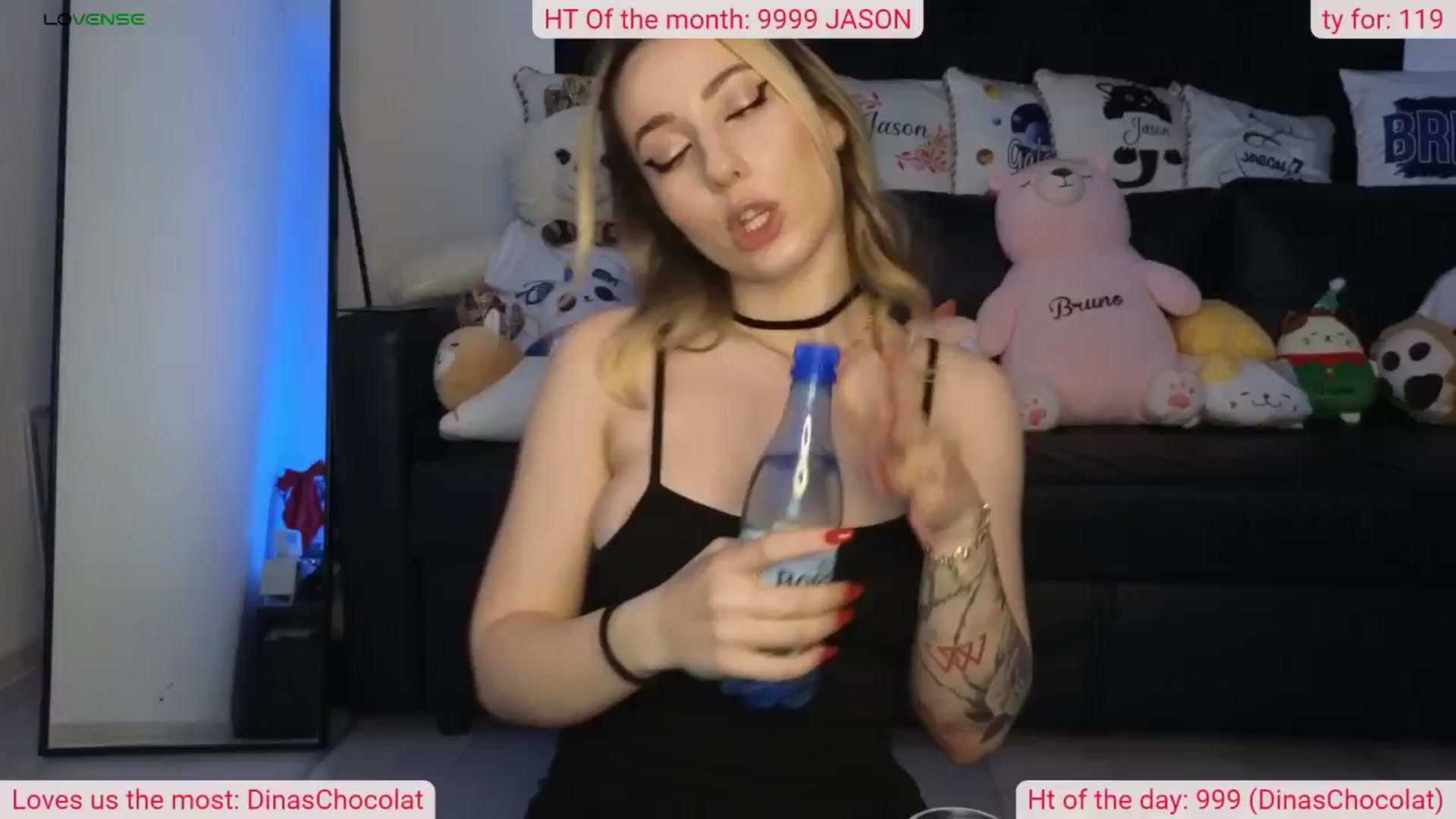 Gallery image thumbnail from DinasLibrary's myfreecams stream on, 04/28/2024, 04:21 image 7 of 20