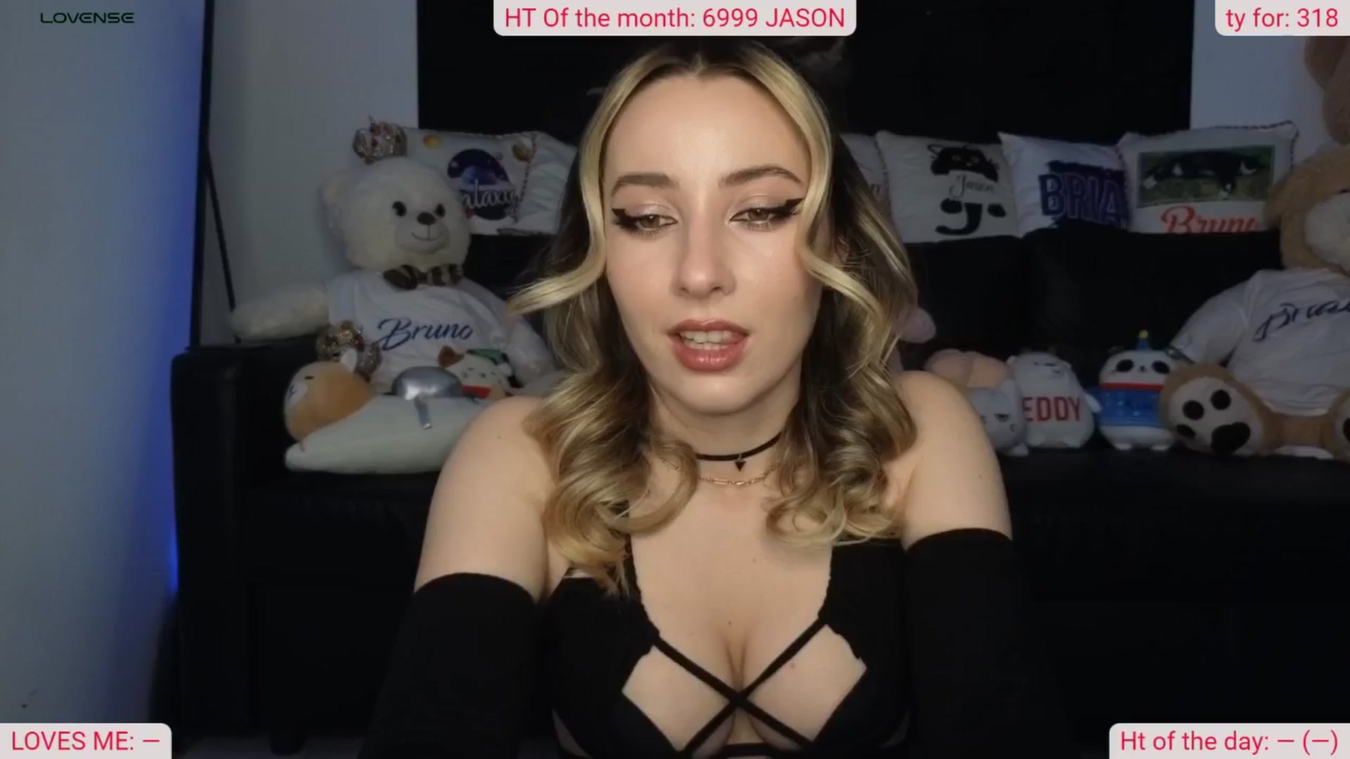 Gallery image thumbnail from DinasLibrary's myfreecams stream on, 05/18/2024, 03:43 image 3 of 20