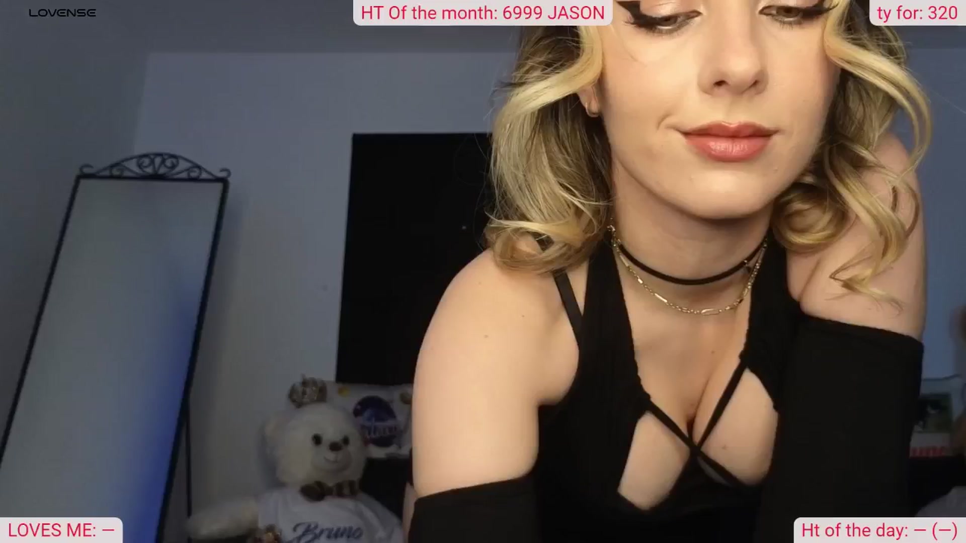 Gallery image thumbnail from DinasLibrary's myfreecams stream on, 05/18/2024, 03:43 image 16 of 20