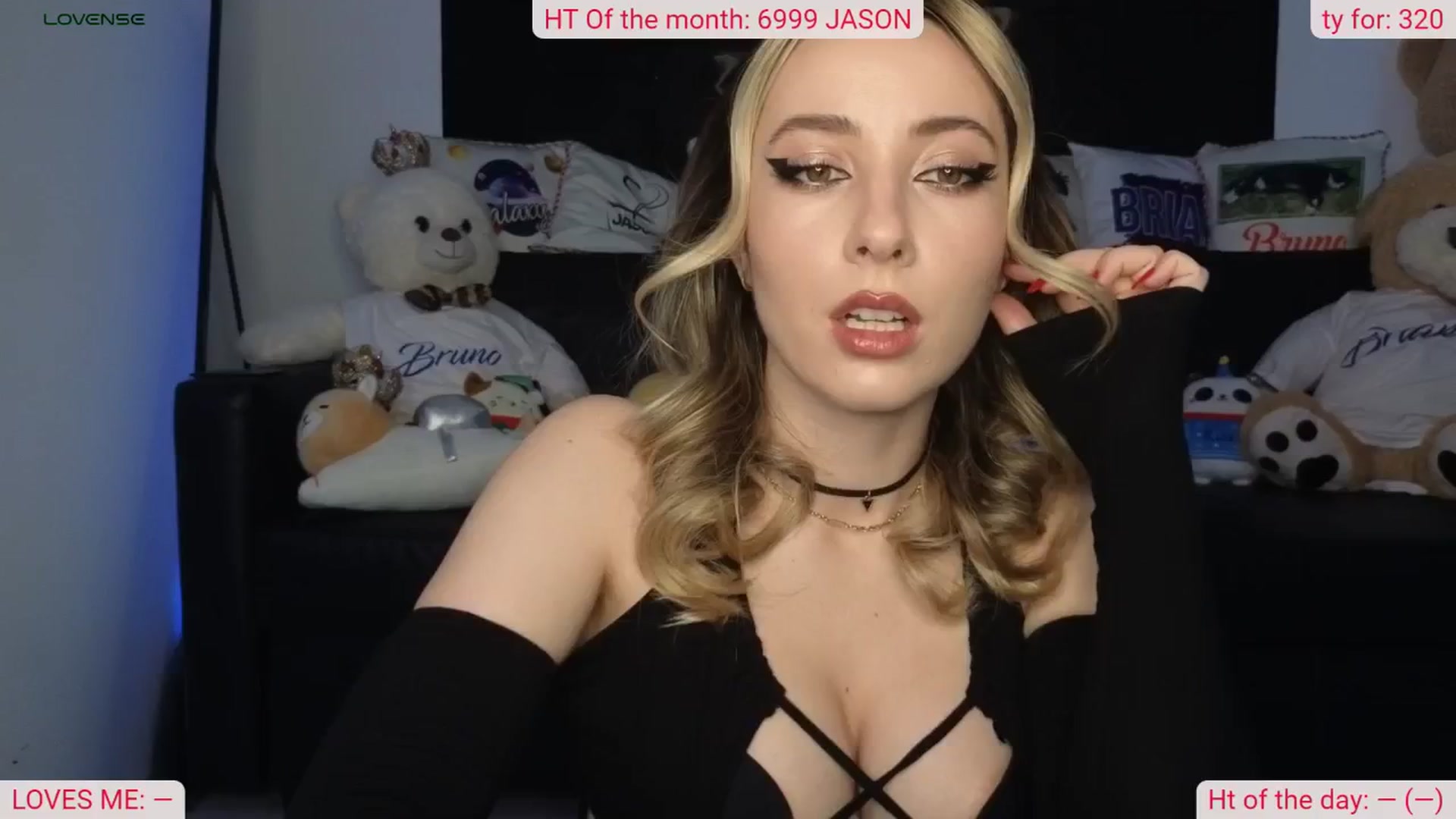 Gallery image thumbnail from DinasLibrary's myfreecams stream on, 05/18/2024, 03:43 image 8 of 20