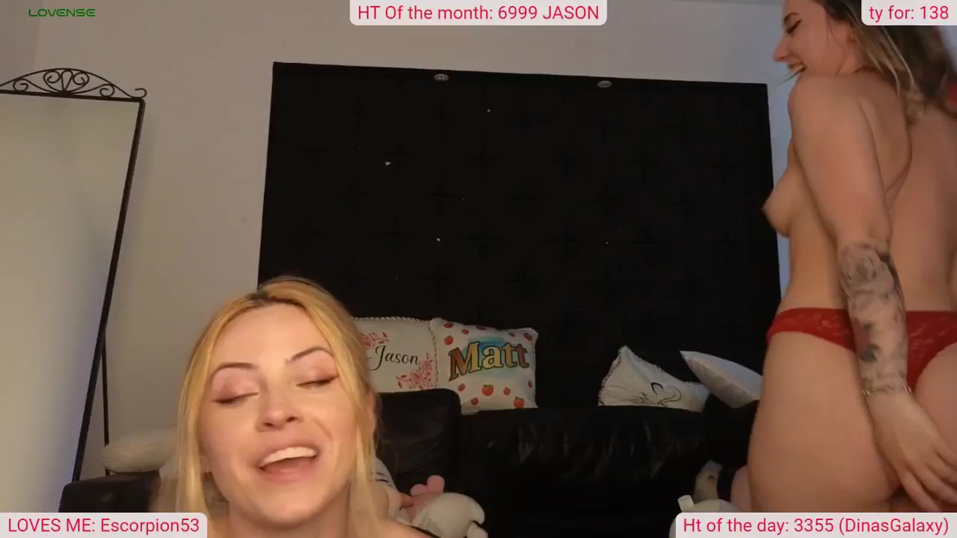 Gallery image thumbnail from DinasLibrary's myfreecams stream on, 05/19/2024, 09:20 image 15 of 20