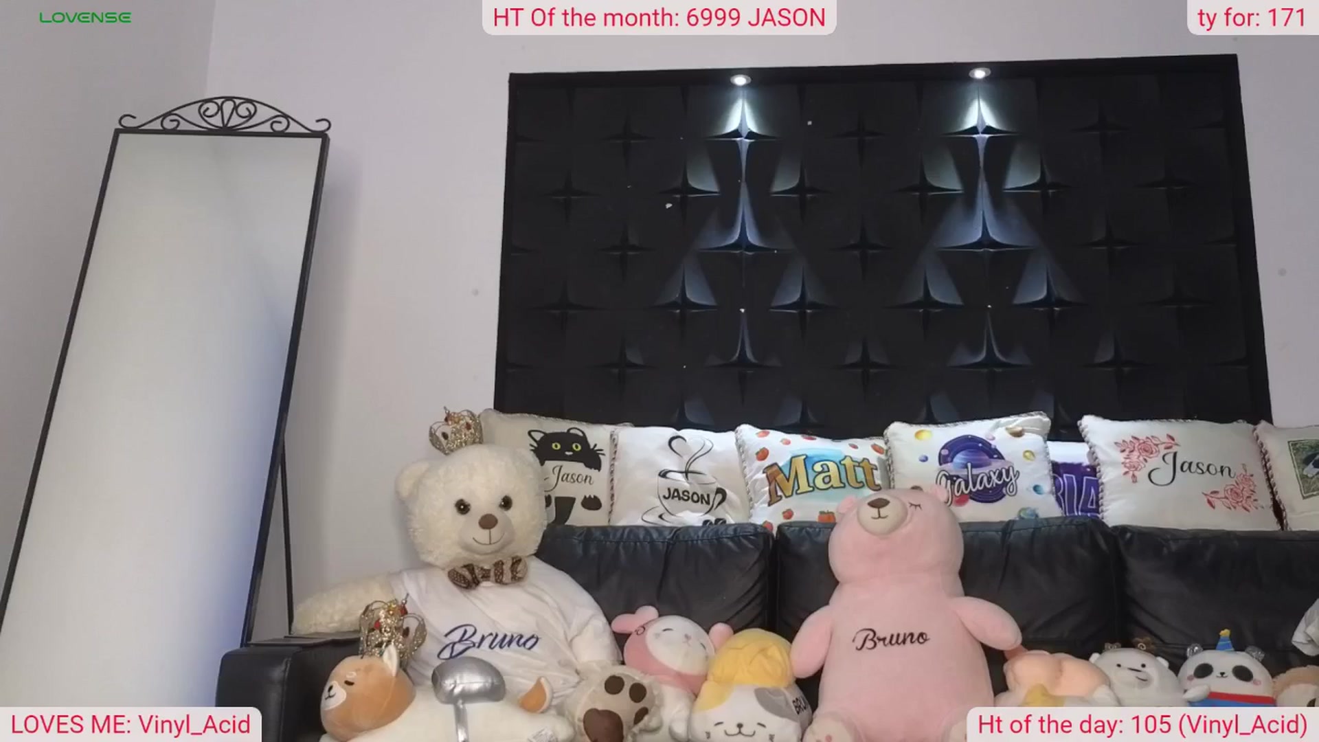 Gallery image thumbnail from DinasLibrary's myfreecams stream on, 05/24/2024, 02:58 image 10 of 20