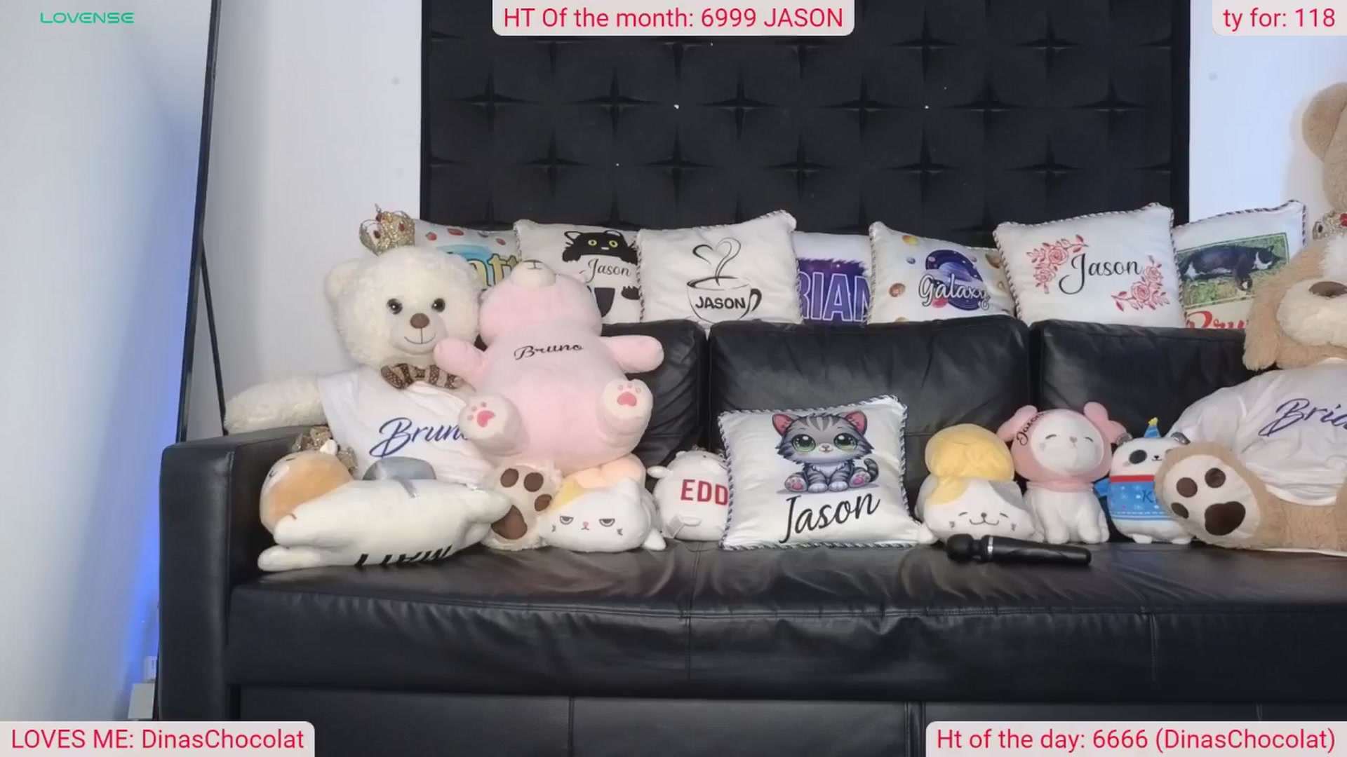 Gallery image thumbnail from DinasLibrary's myfreecams stream on, 05/25/2024, 04:15 image 16 of 20