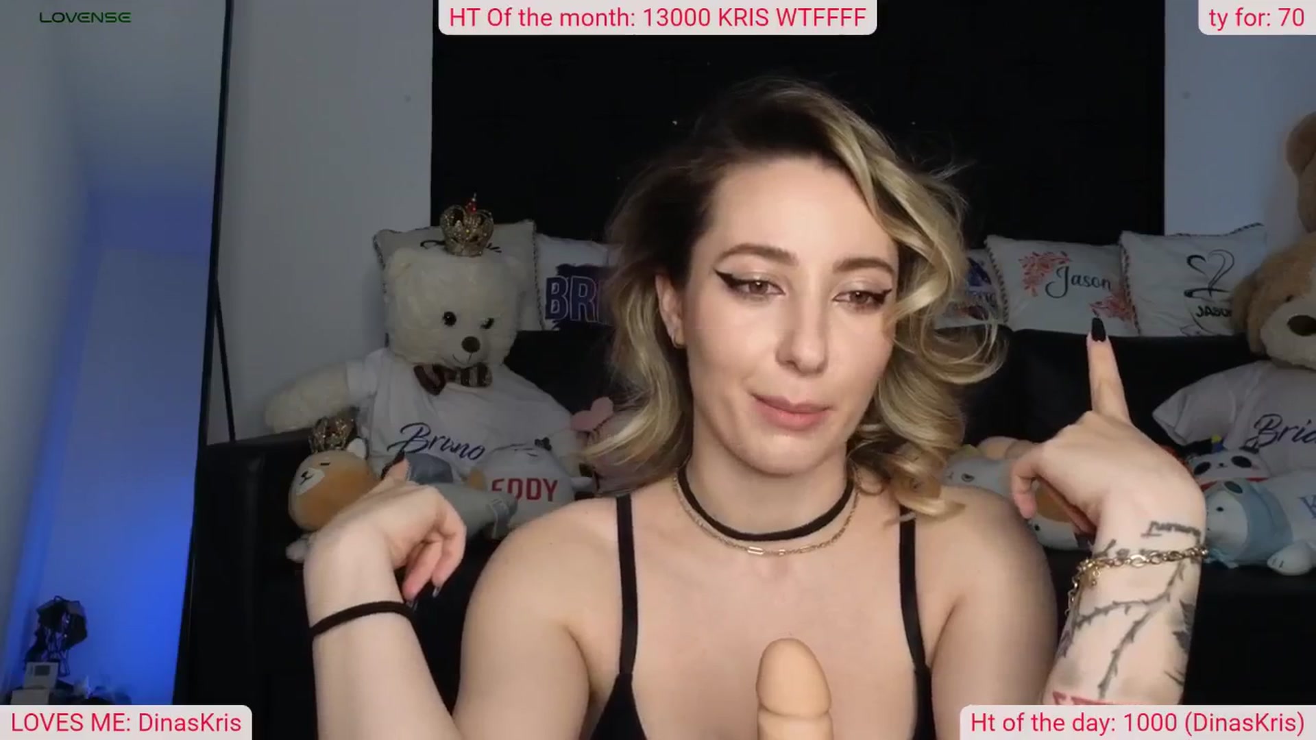 Gallery image thumbnail from DinasLibrary's myfreecams stream on, 06/16/2024, 04:16 image 13 of 20