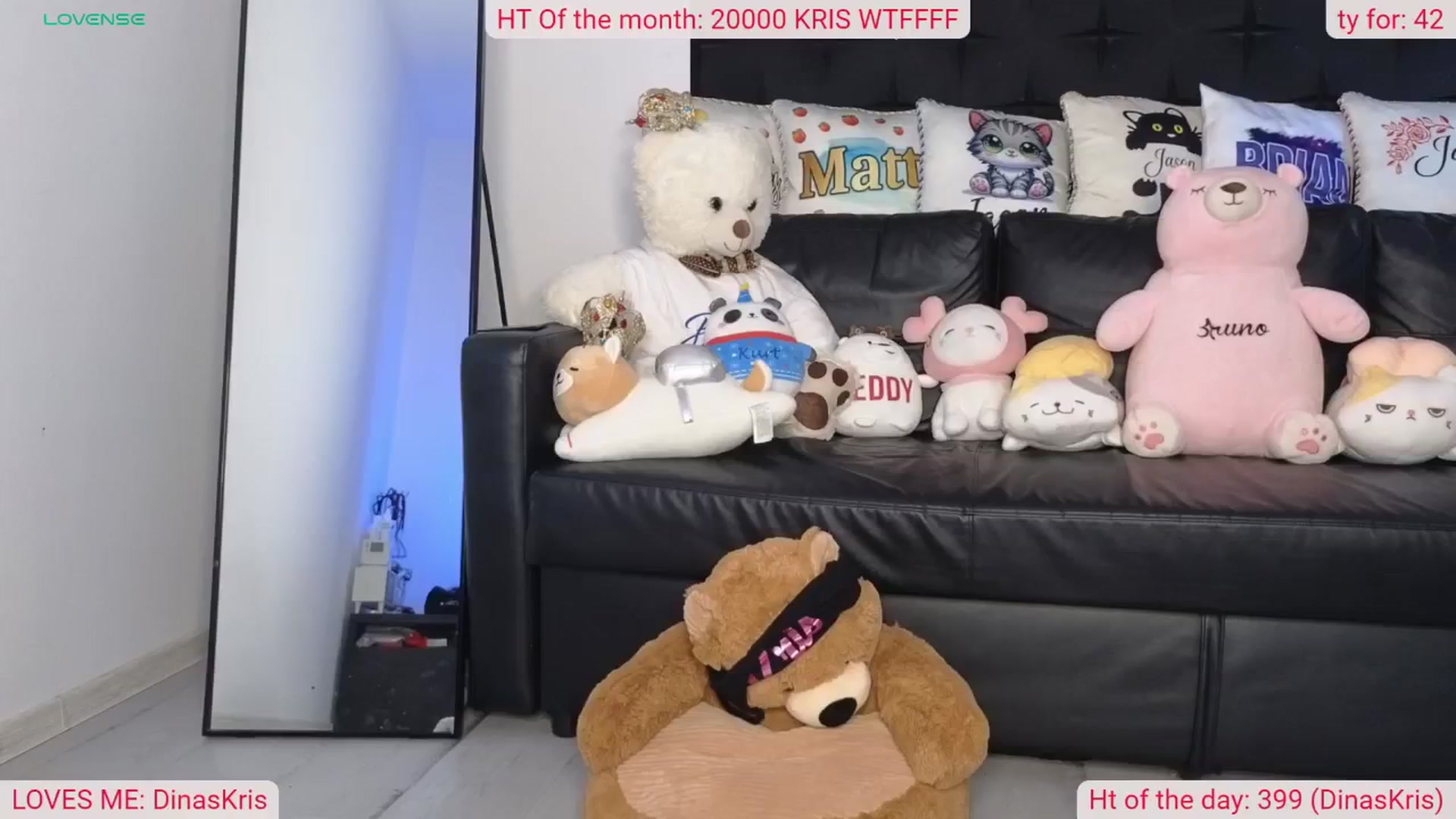 Gallery image thumbnail from DinasLibrary's myfreecams stream on, 06/29/2024, 05:51 image 6 of 20