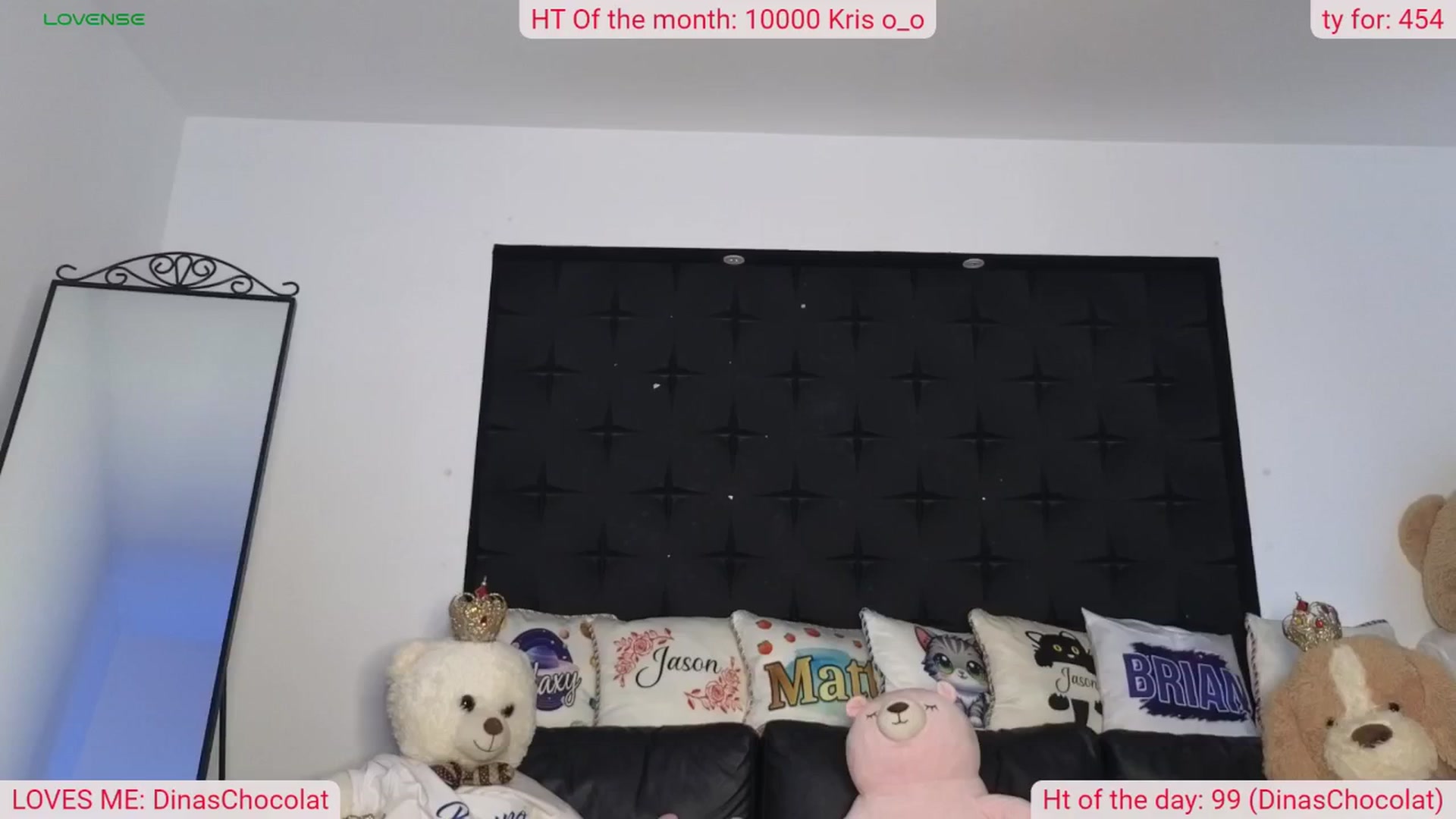 Gallery image thumbnail from DinasLibrary's myfreecams stream on, 07/19/2024, 03:52 image 9 of 20