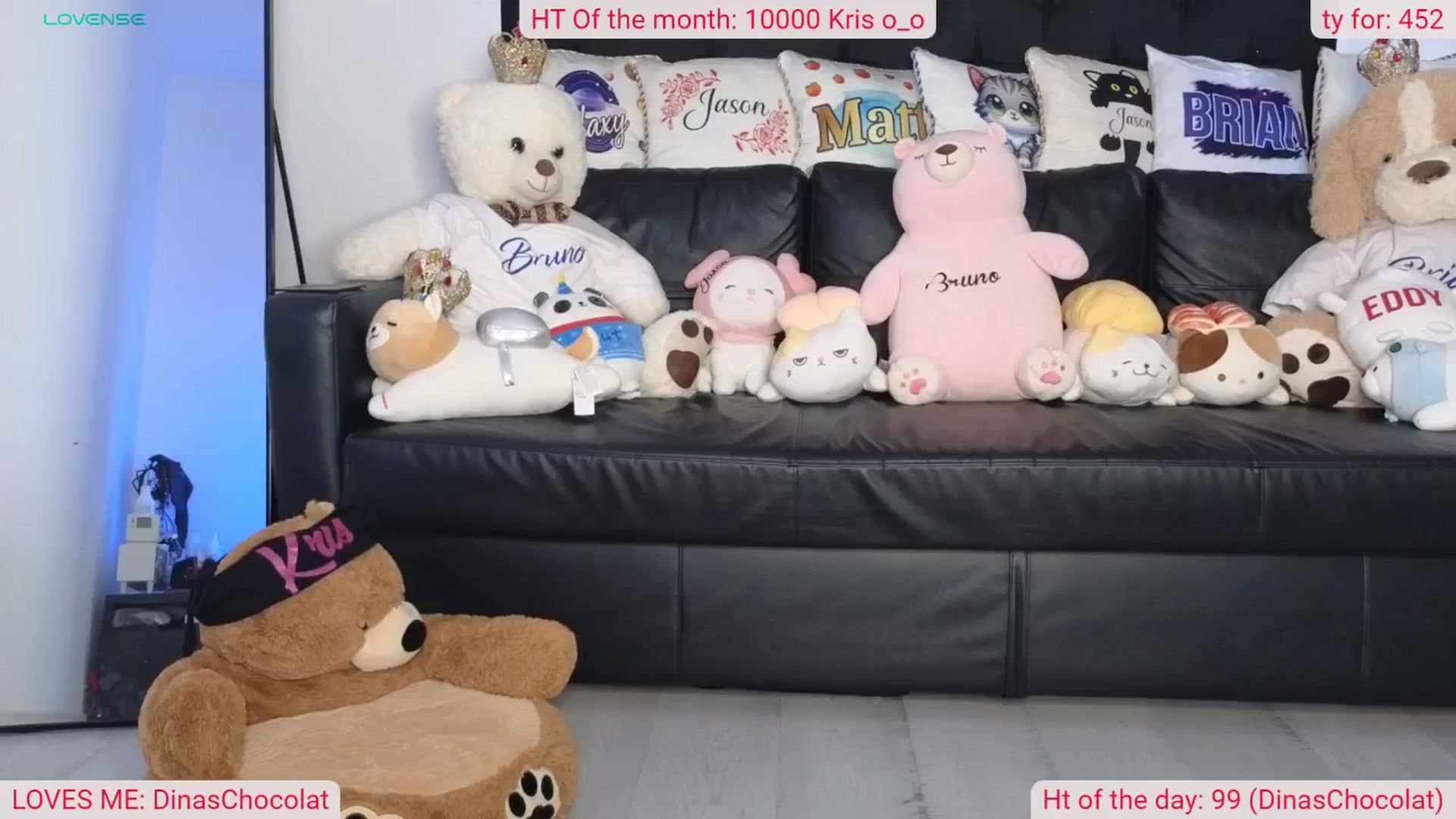 Gallery image thumbnail from DinasLibrary's myfreecams stream on, 07/19/2024, 03:52 image 13 of 20