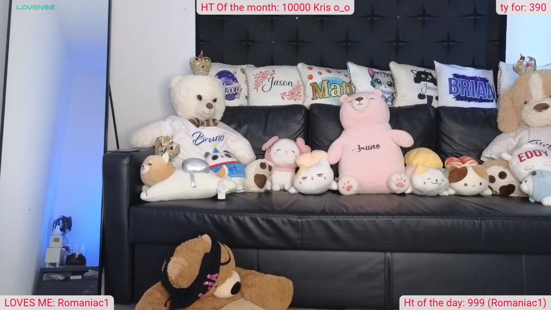 Gallery image thumbnail from DinasLibrary's myfreecams stream on, 07/19/2024, 07:59 image 7 of 20