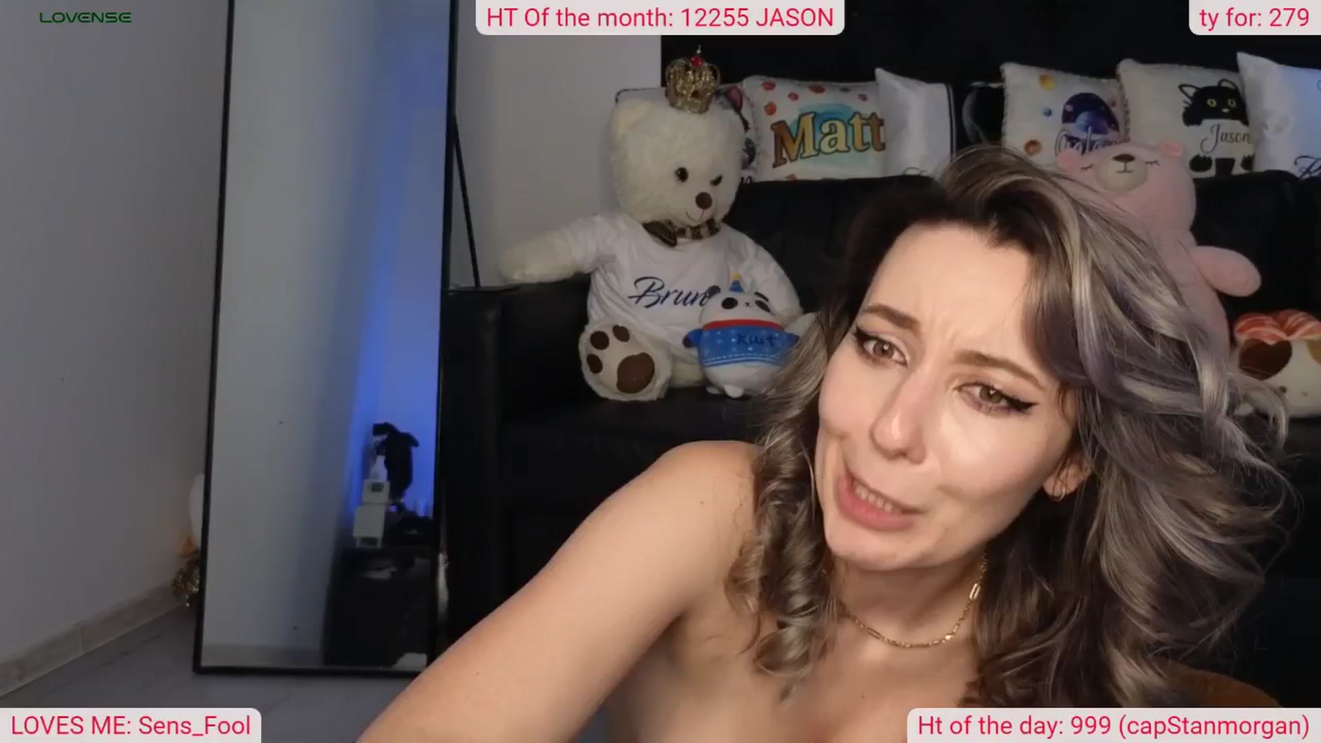 Gallery image thumbnail from DinasLibrary's myfreecams stream on, 07/27/2024, 08:24 image 10 of 20