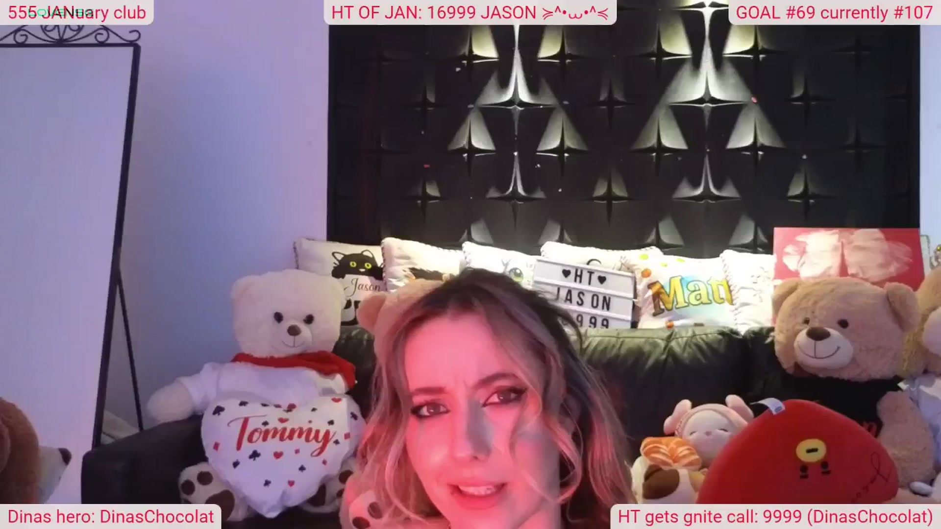 Gallery image thumbnail from DinasLibrary's myfreecams stream on, 01/25/2025, 09:34 image 17 of 20