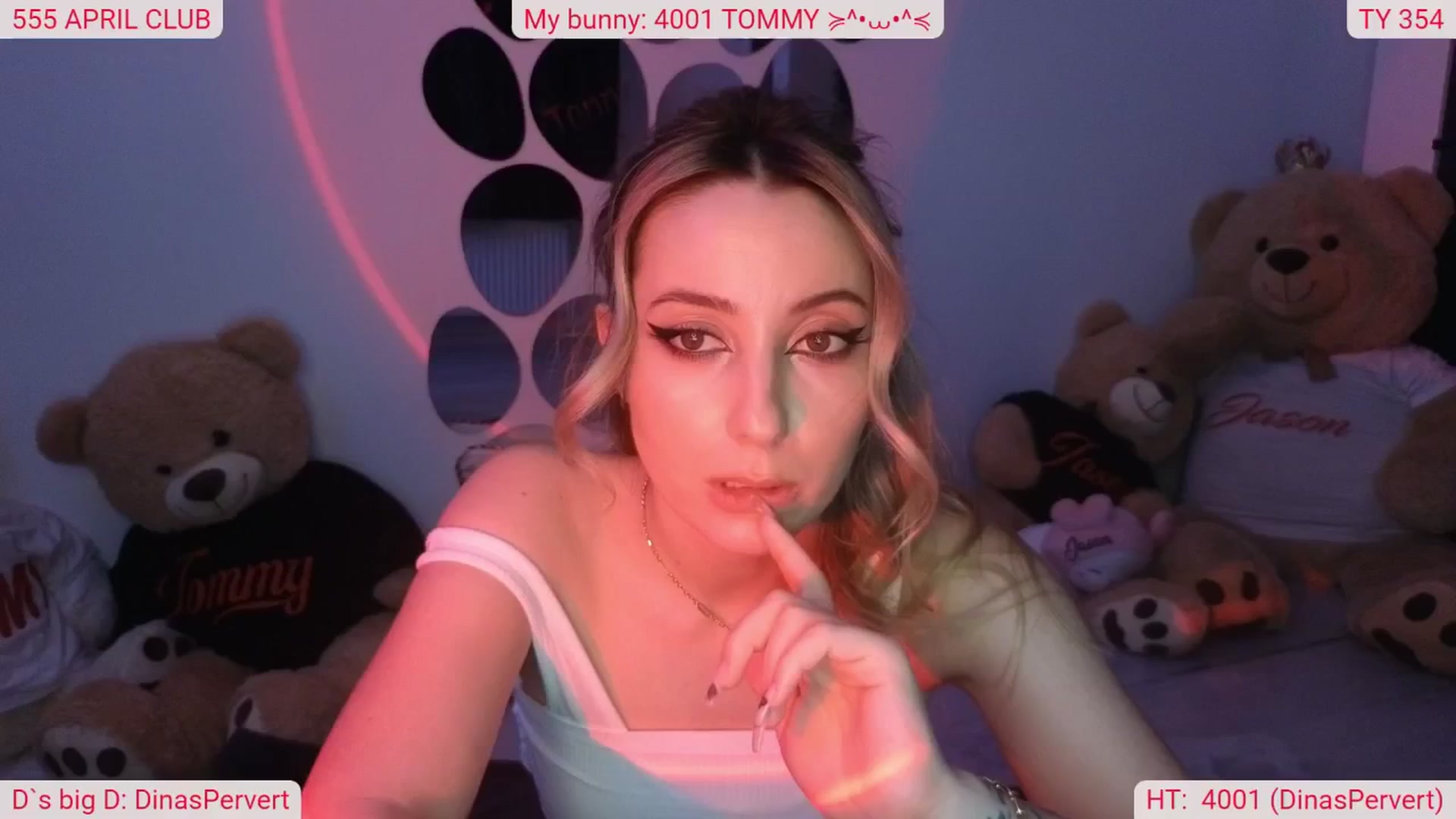Gallery image thumbnail from DinasLibrary's myfreecams stream on, 04/18/2025, 08:48 image 10 of 20