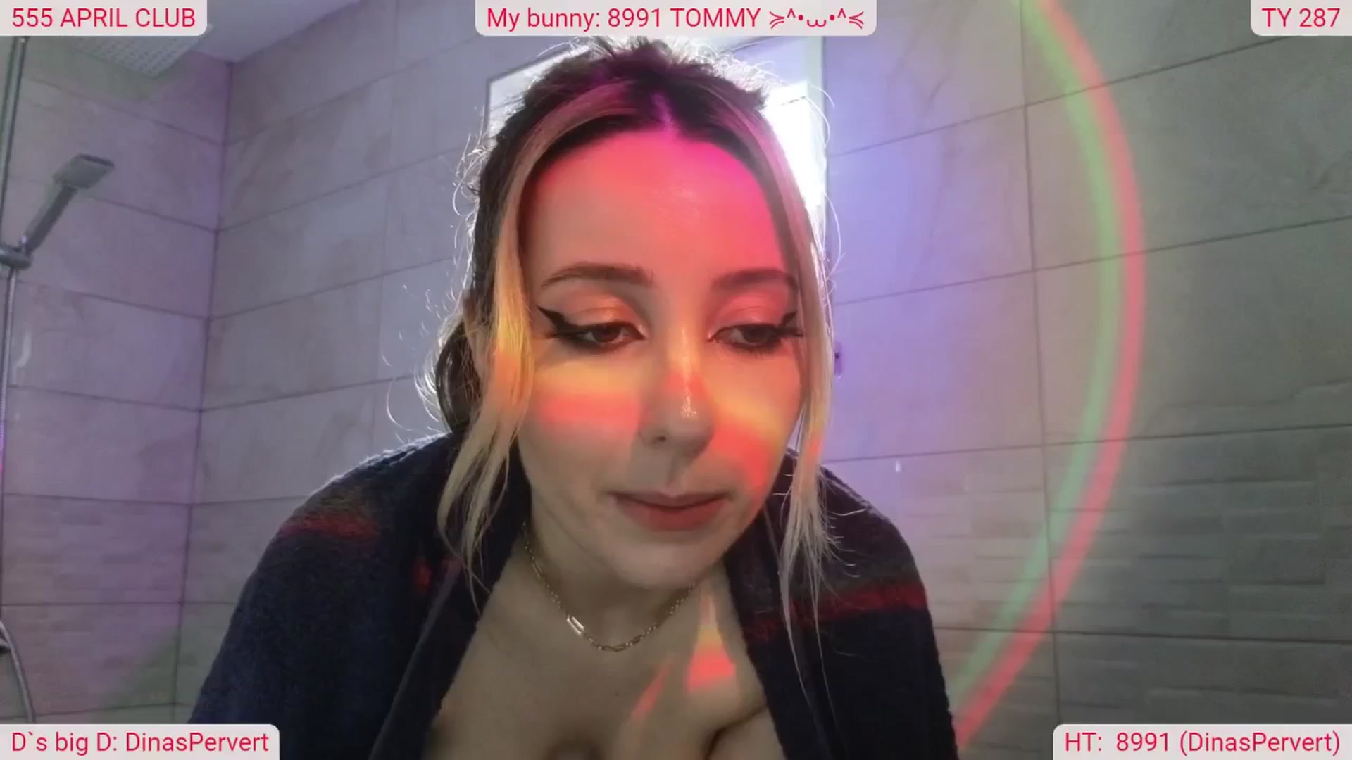 Gallery image thumbnail from DinasLibrary's myfreecams stream on, 04/18/2025, 09:05 image 19 of 20