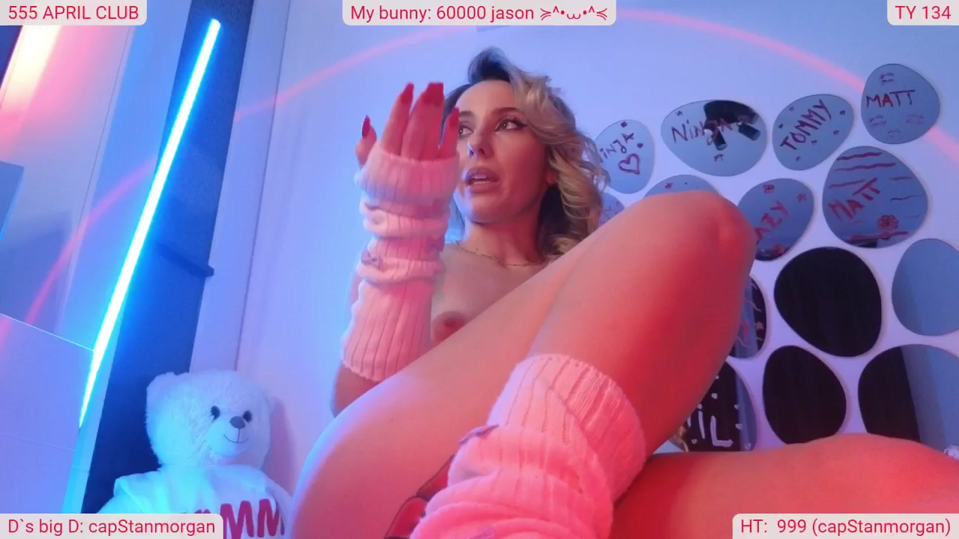 Gallery image thumbnail from DinasLibrary's myfreecams stream on, 04/26/2025, 08:27 image 4 of 20