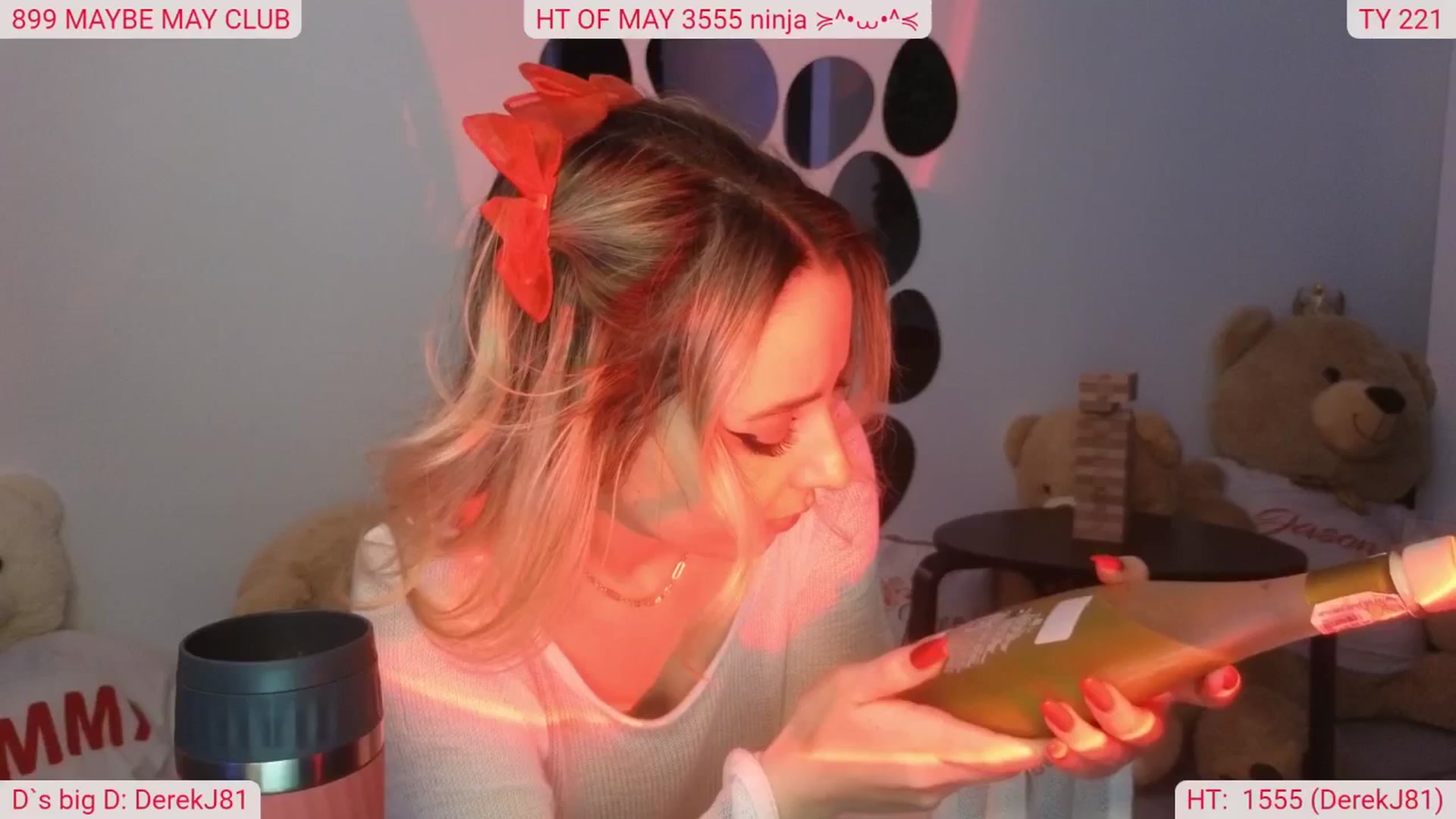 Gallery image thumbnail from DinasLibrary's myfreecams stream on, 05/24/2025, 08:22 image 6 of 20