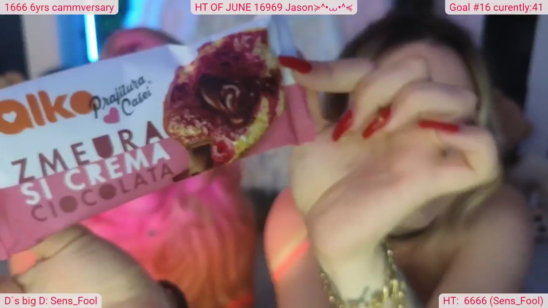 Gallery image thumbnail from DinasLibrary's myfreecams stream on, 06/27/2025, 09:45 image 17 of 20