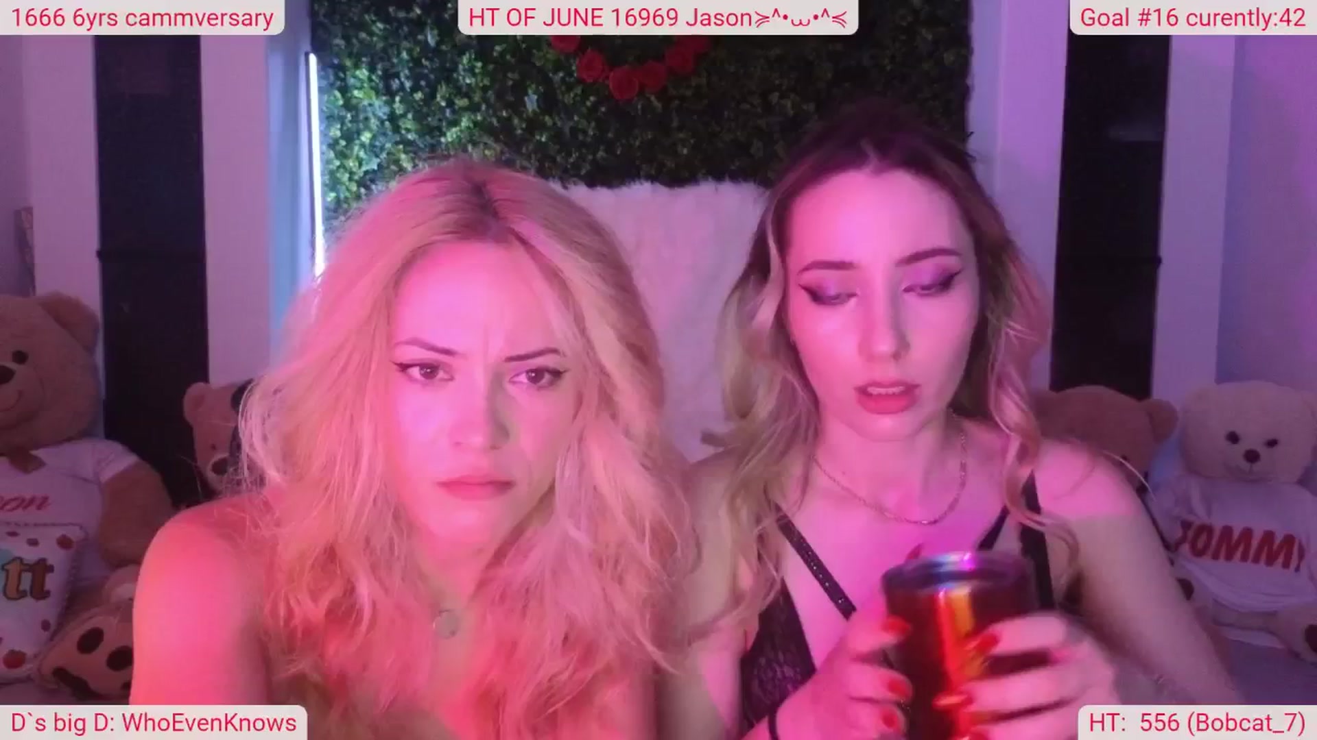 Gallery image thumbnail from DinasLibrary's myfreecams stream on, 06/28/2025, 07:02 image 1 of 20