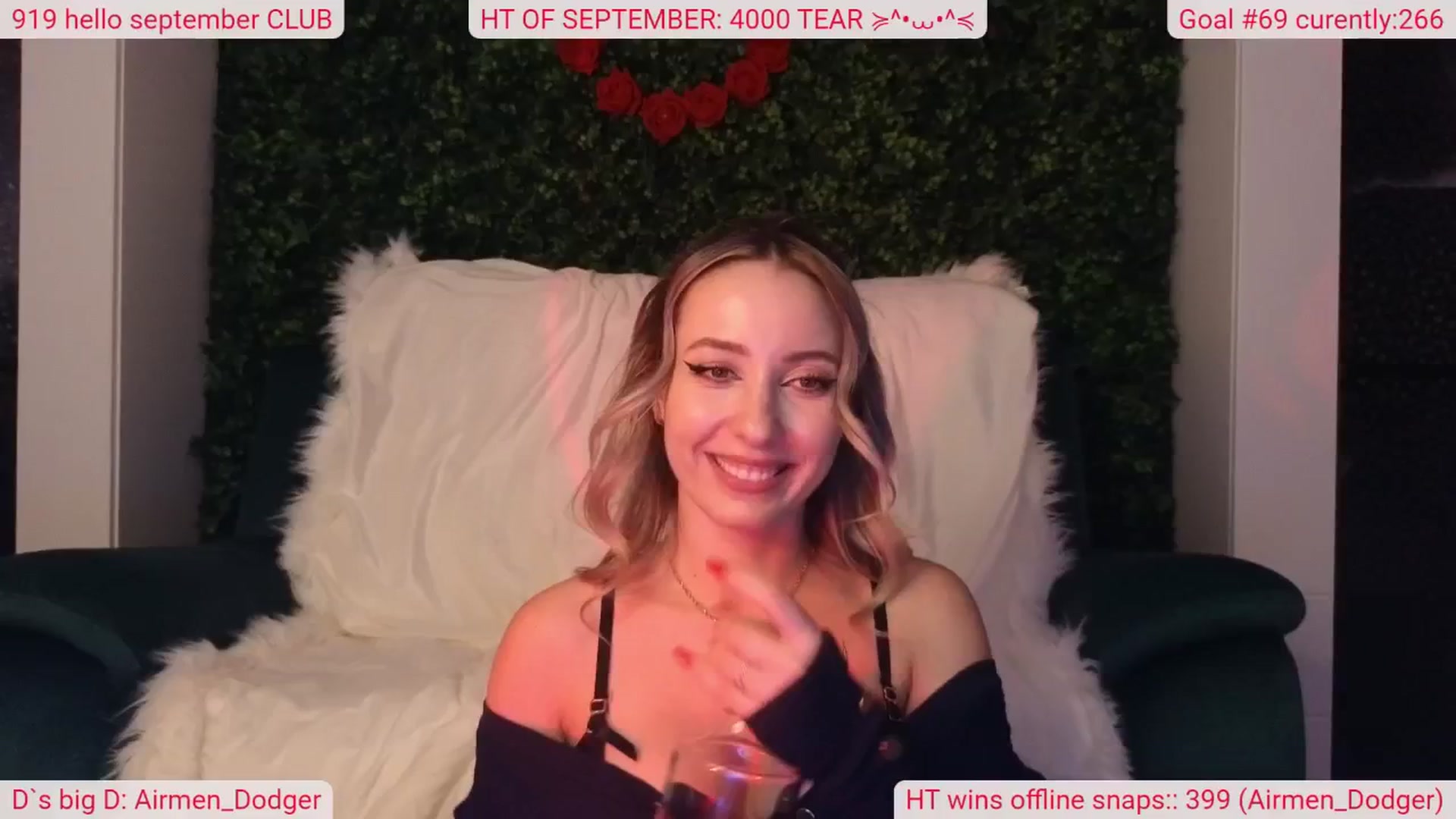 Gallery image thumbnail from DinasLibrary's myfreecams stream on, 09/20/2025, 08:34 image 8 of 20