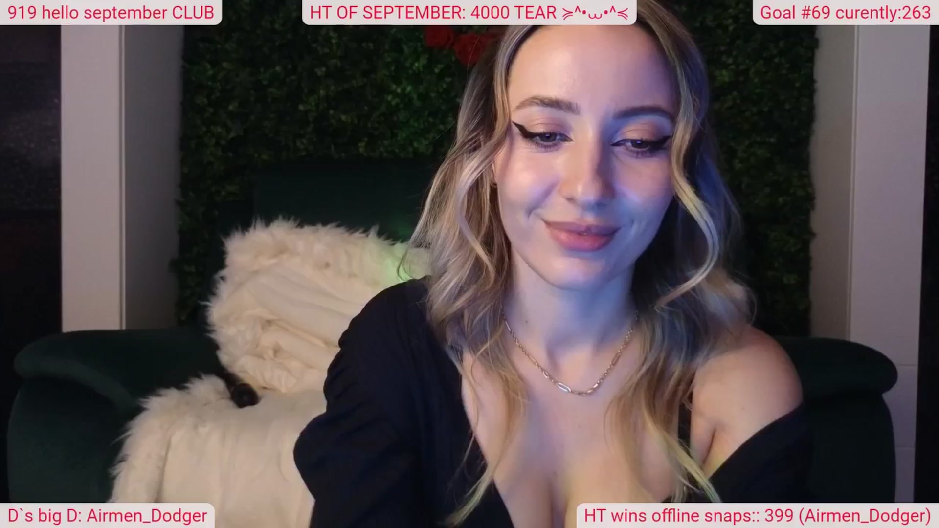 Gallery image thumbnail from DinasLibrary's myfreecams stream on, 09/20/2025, 08:34 image 11 of 20