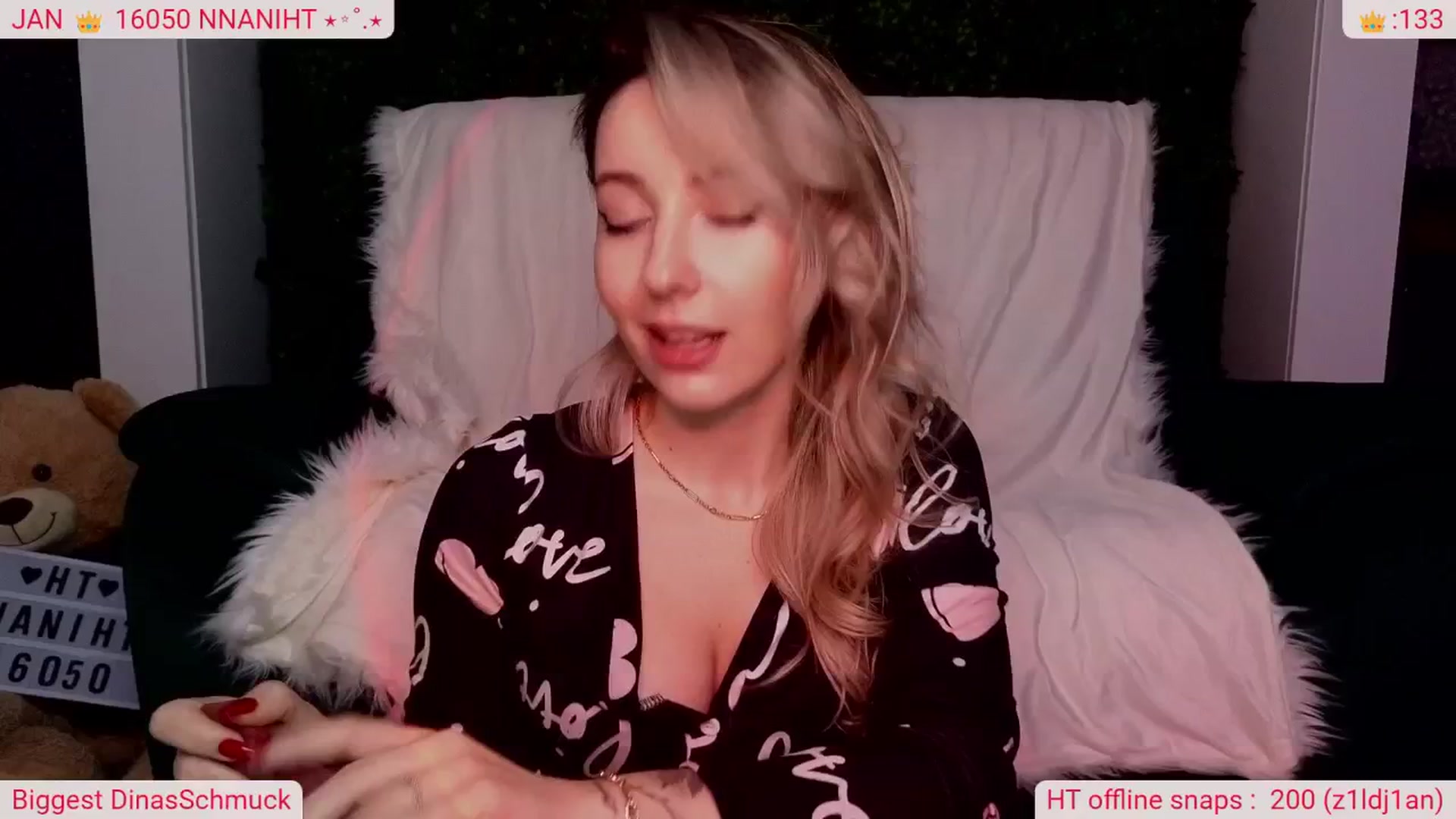 Gallery image thumbnail from DinasLibrary's myfreecams stream on, 01/23/2026, 06:41 image 16 of 20